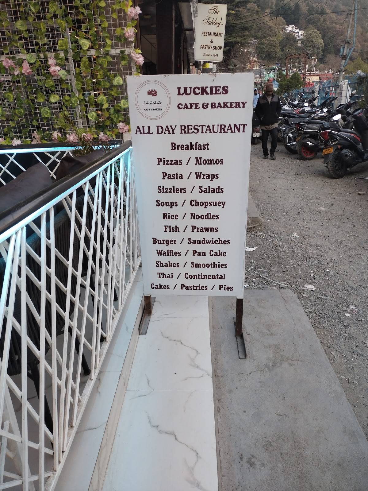 Luckies Cafe & Bakery menu