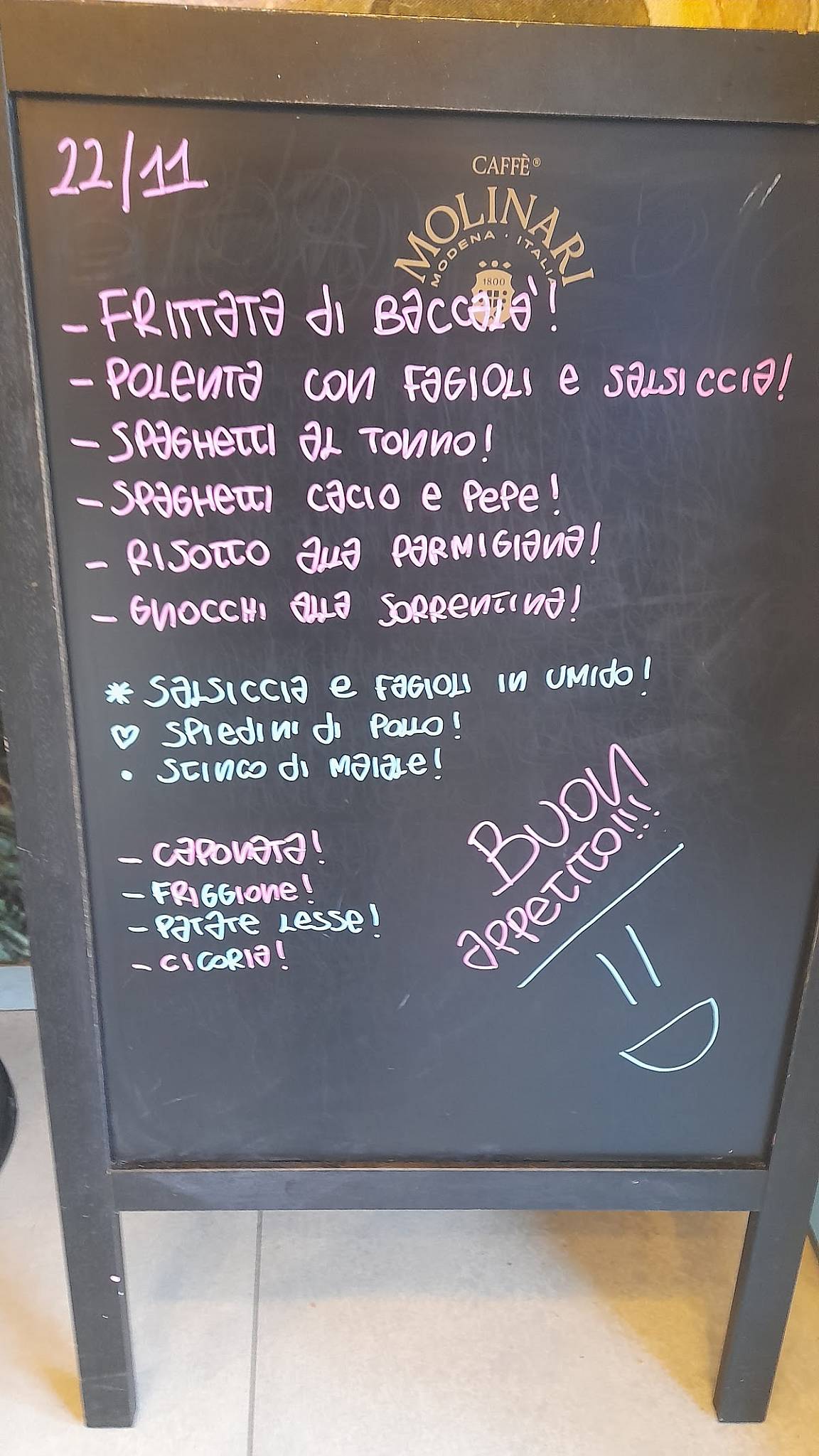 Menu di Cherie Bar 