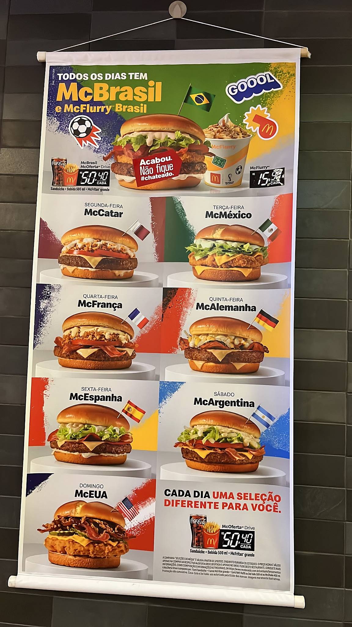 Menu em McDonald's restaurante de fast food, São Paulo, Av. Angélica