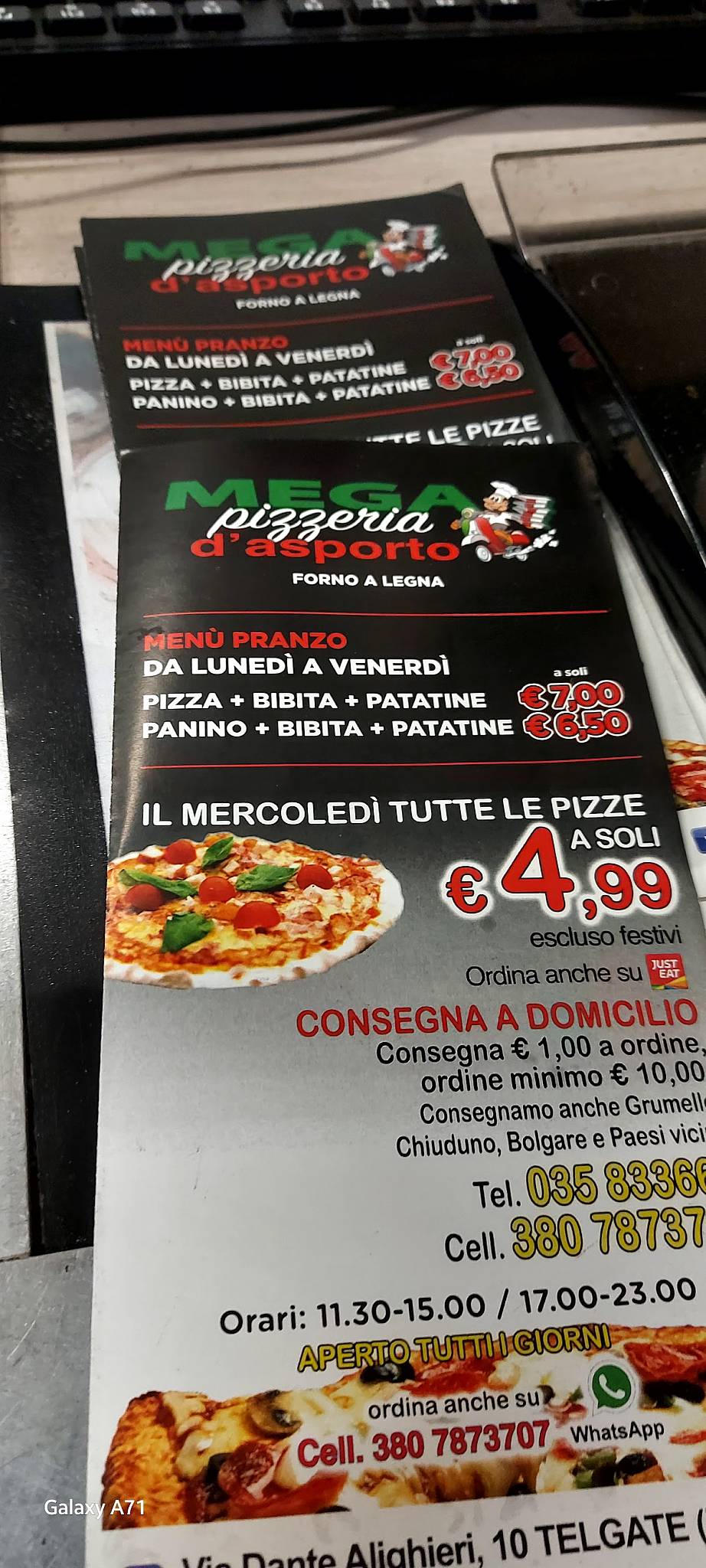 Menu di Mega pizzeria 