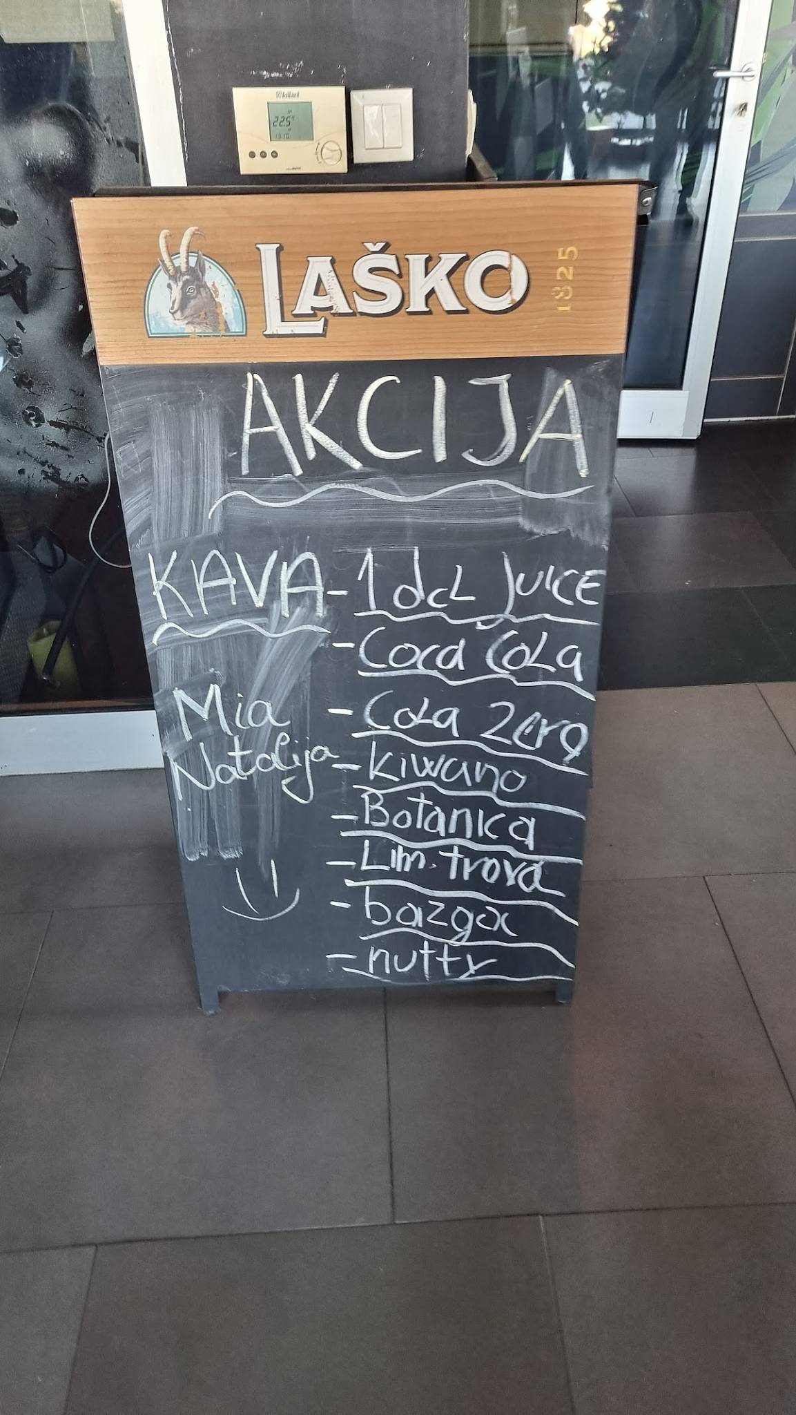 Menu di Caffe bar Kayenn. 