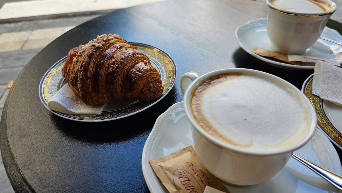 Menu di Compton Café 