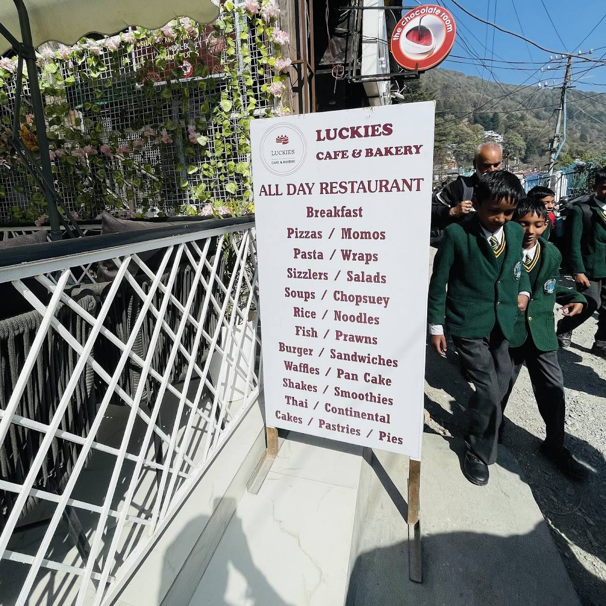 Luckies Cafe & Bakery menu