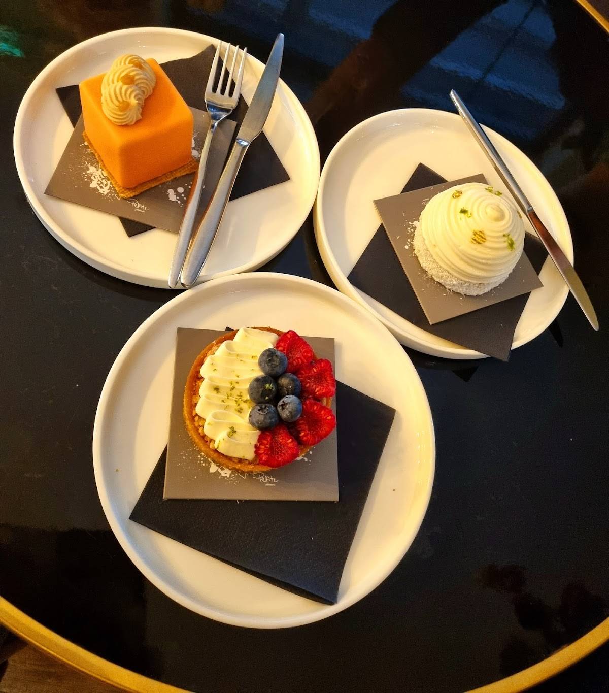 Menu at Jolie Petite Patisserie desserts, Zagreb