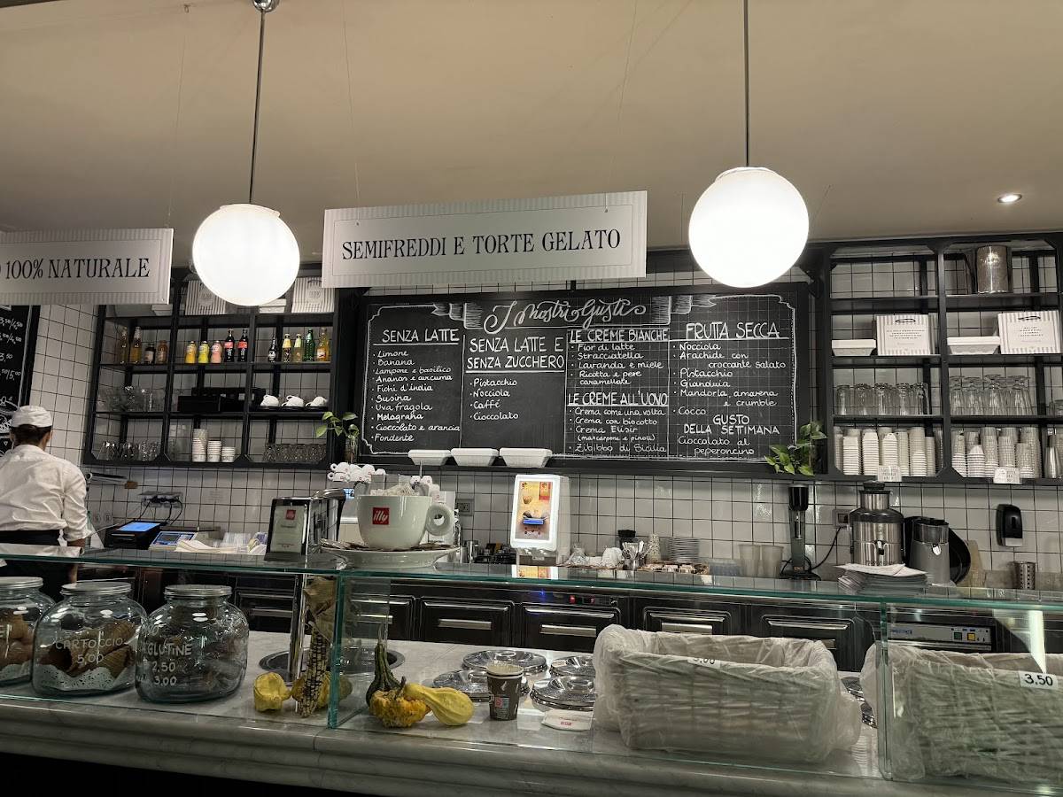 Menu di Freddo Gelato 