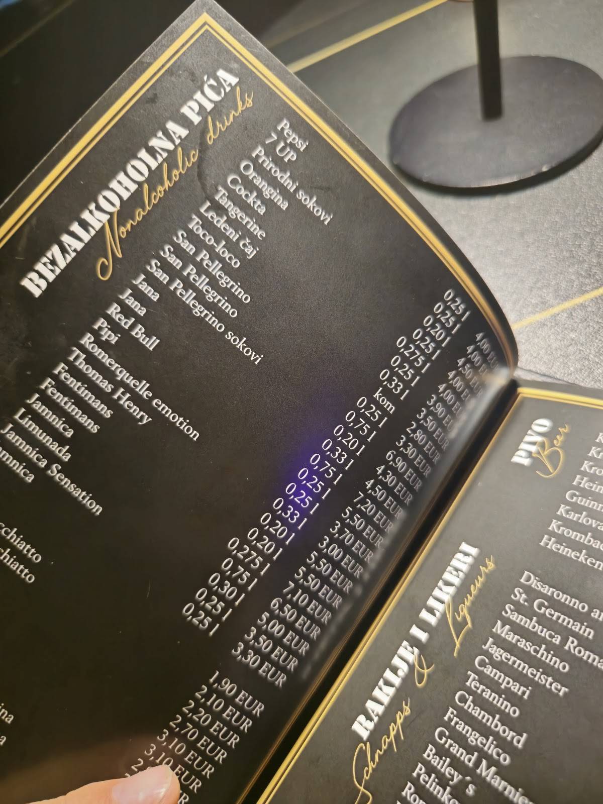 Menu di Kraken Bar Vir 