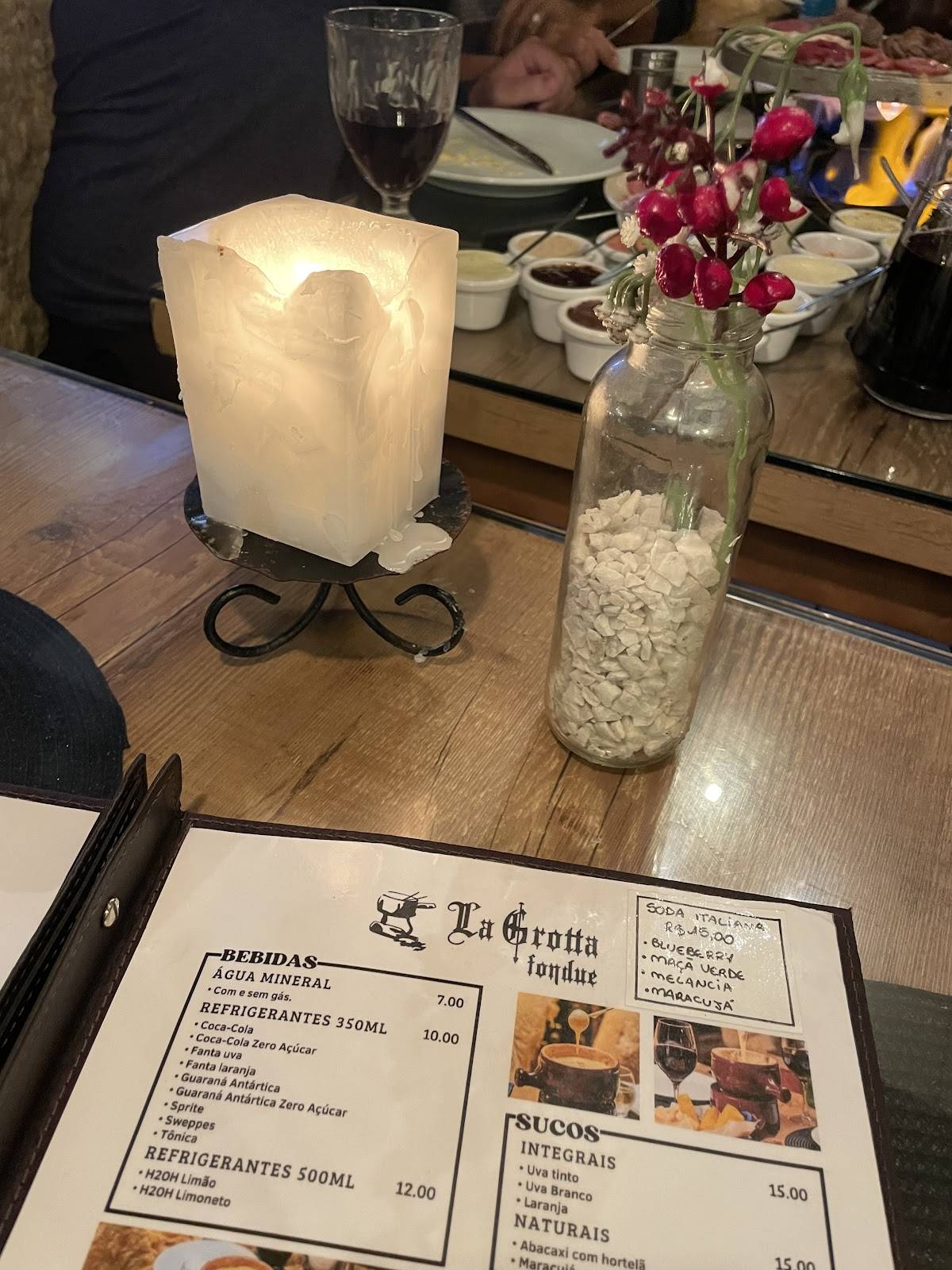 Lá Grotta Fondue cardápio