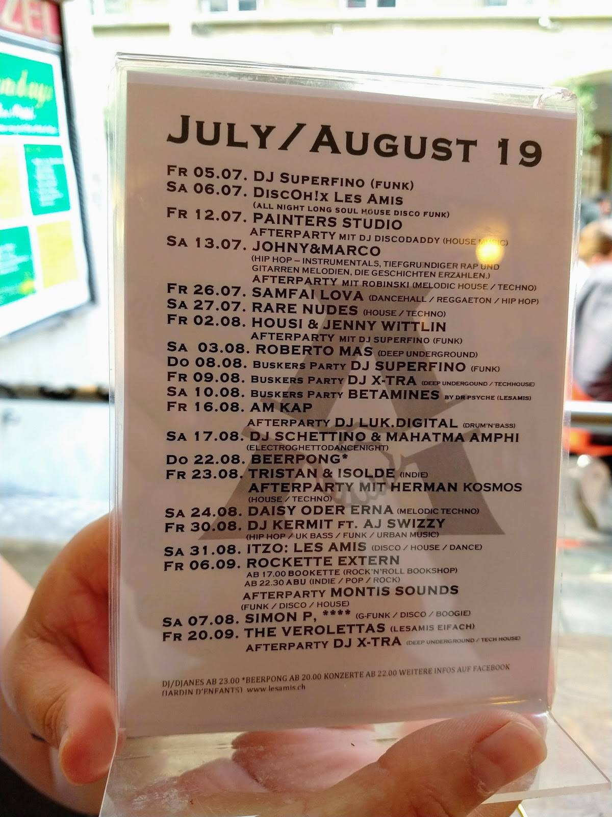 Menu di Les Amis / Wohnzimmer 