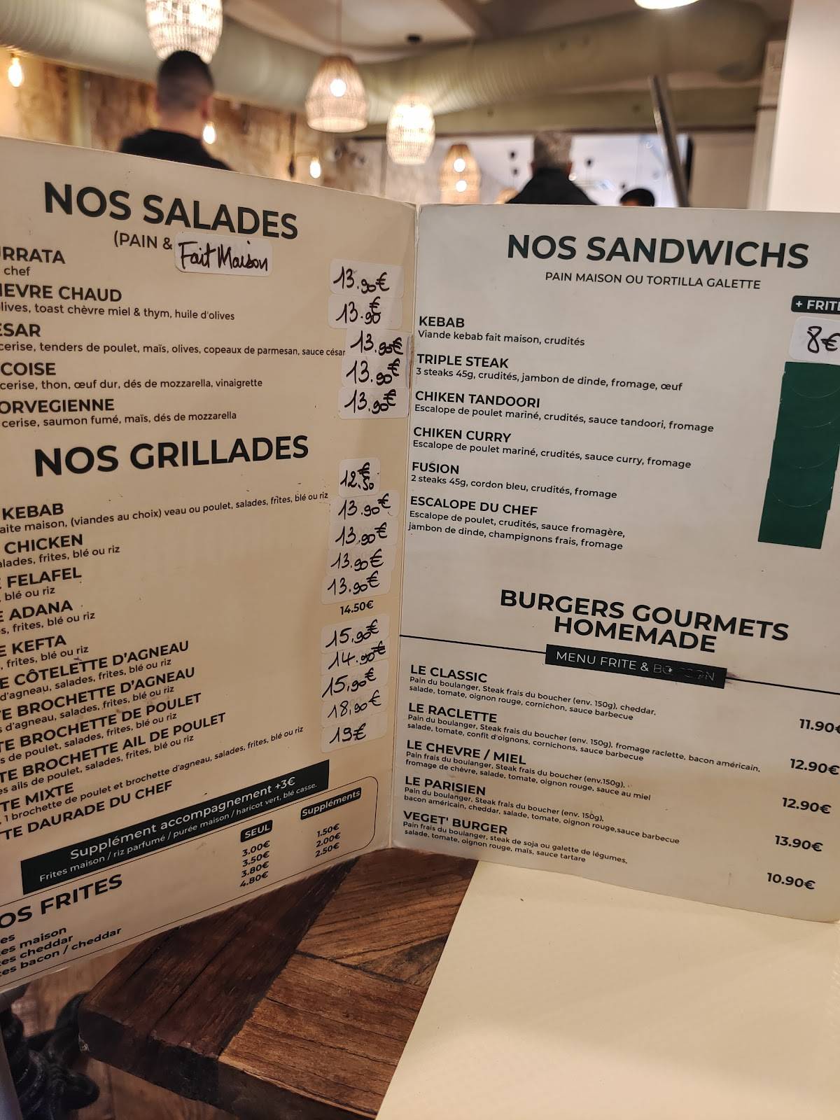 Menu at Los Brothers fast food, Paris