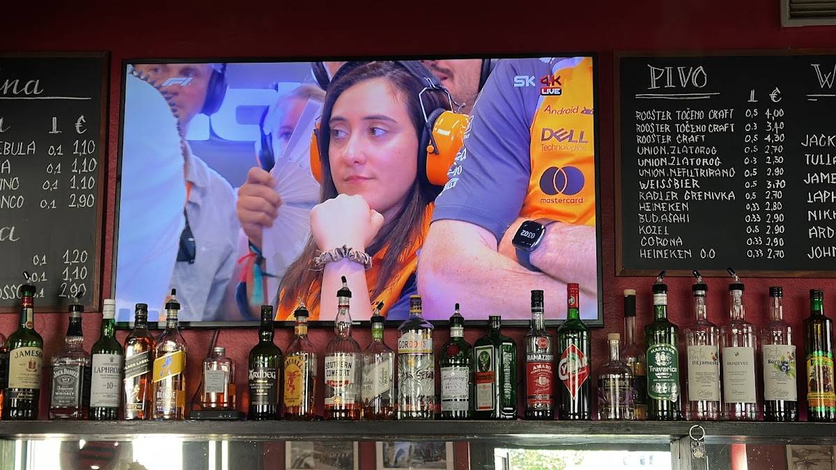 Menu di "M" bar Peter Kavčič s.p. 