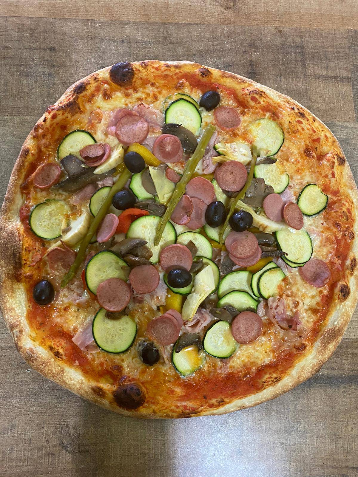 Menu di Pizza Pazza 