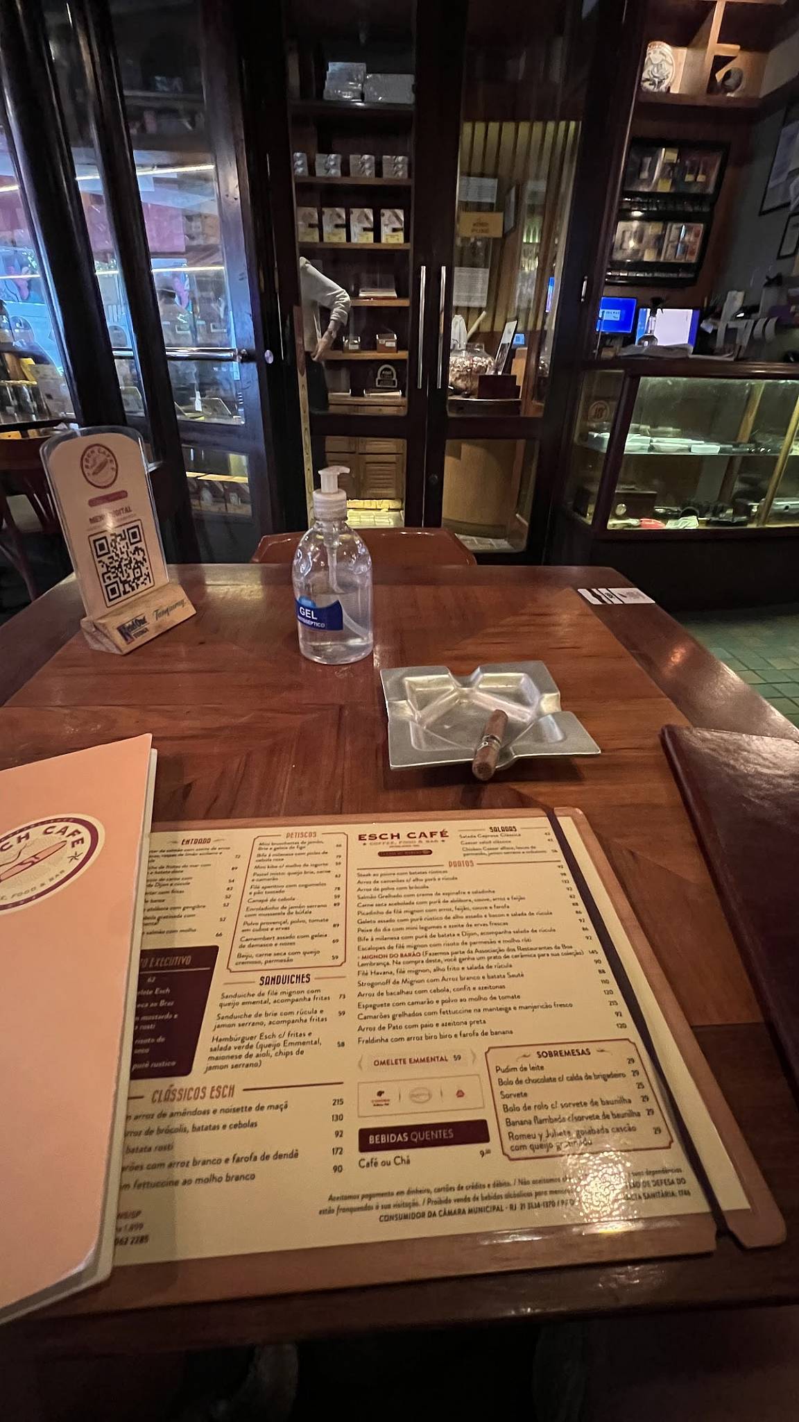 Esch Café La Casa del Habano cardápio