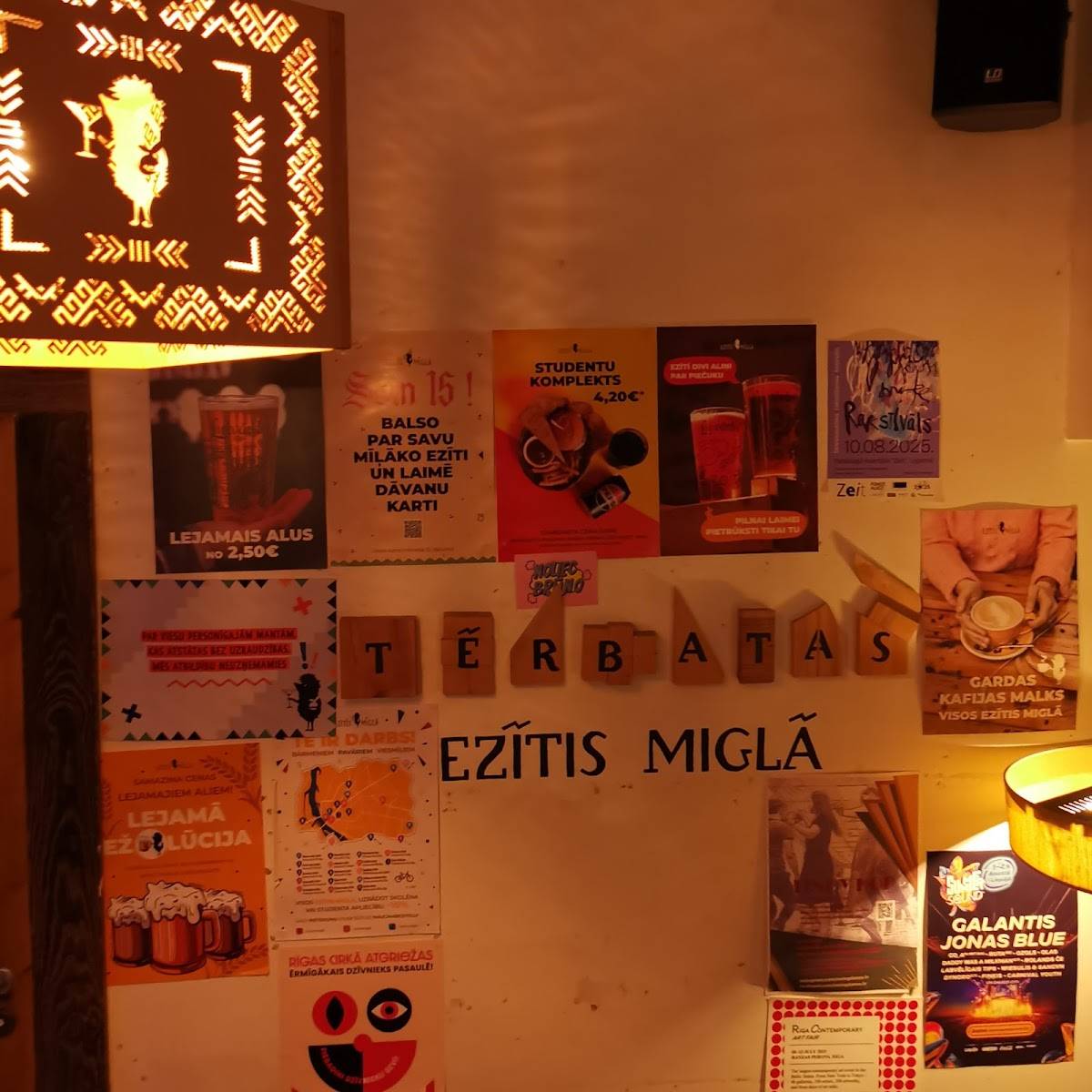 Menu de Tērbatas Ezītis miglā