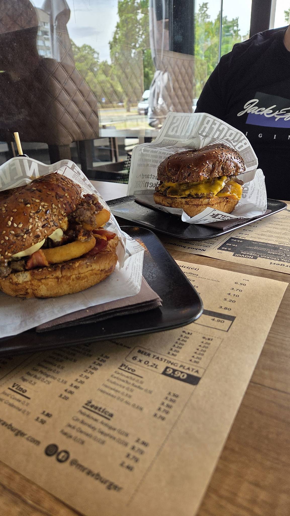 Menu di Burger & Beer Bar Mrav 