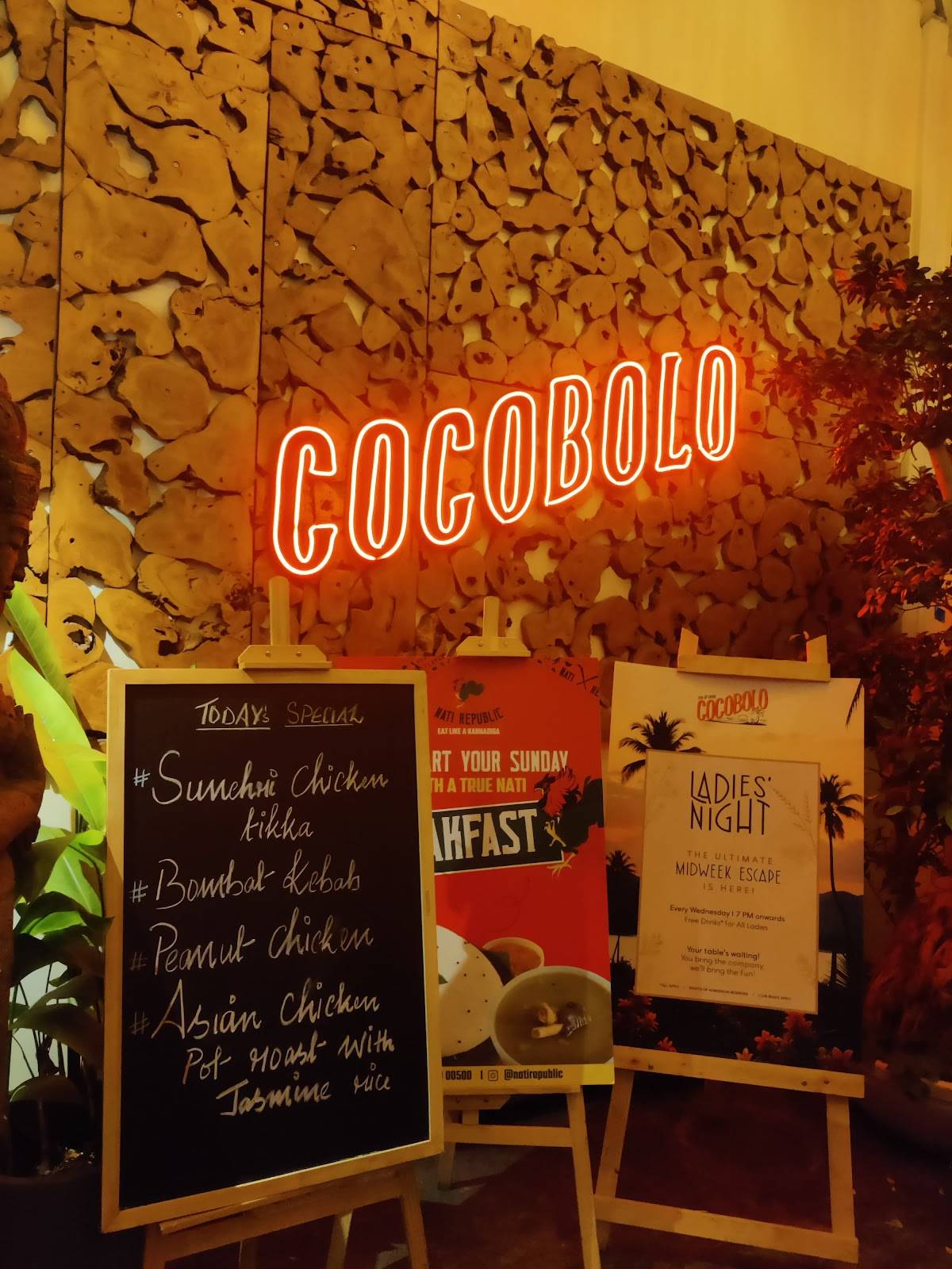 Cocobolo - Bar & Diner menu