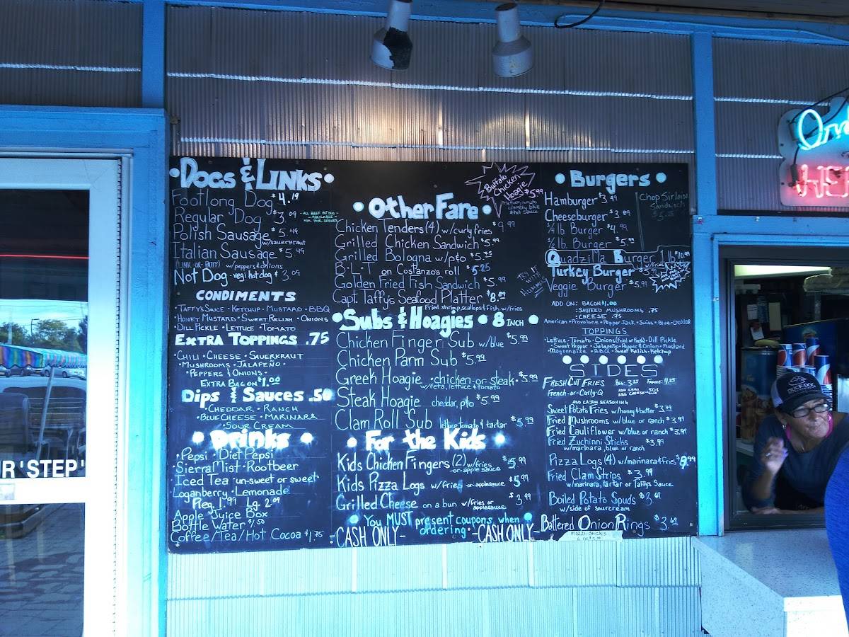 Menu at Taffy's Hot Dog Stand fast food, Orchard Park