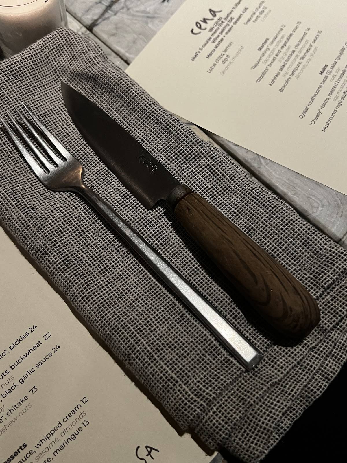 Menu de mesa de HOY - PlantBased Restaurant