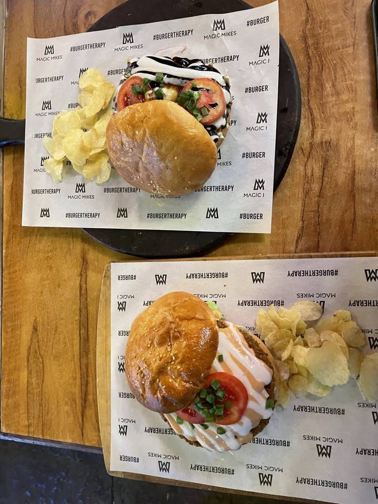 Magic Mikes Burgertherapy menu