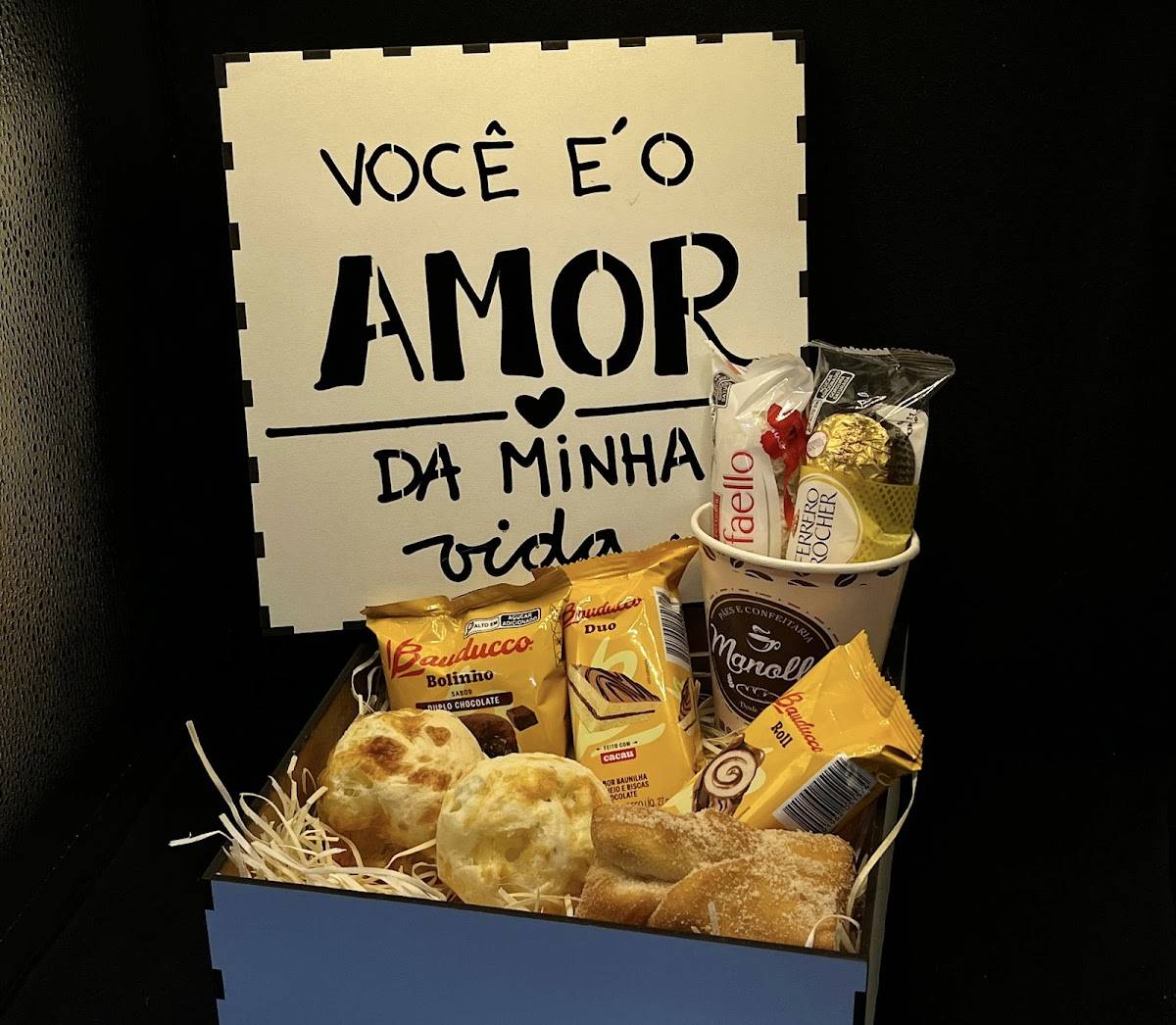Manollo Pães e Confeitaria cardápio