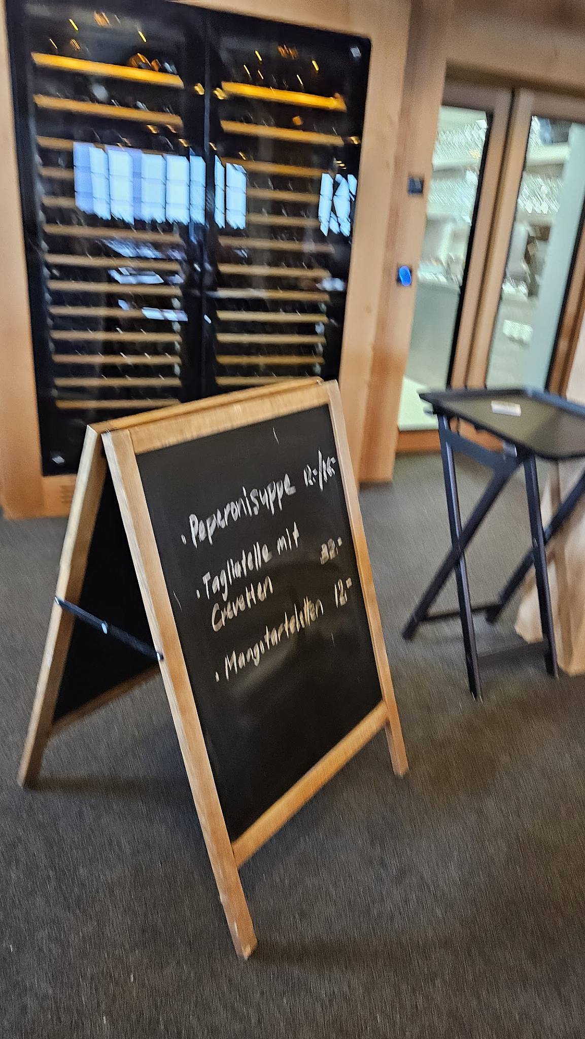 Menu di Bergrestaurant und Lounge Eggli Gstaad 