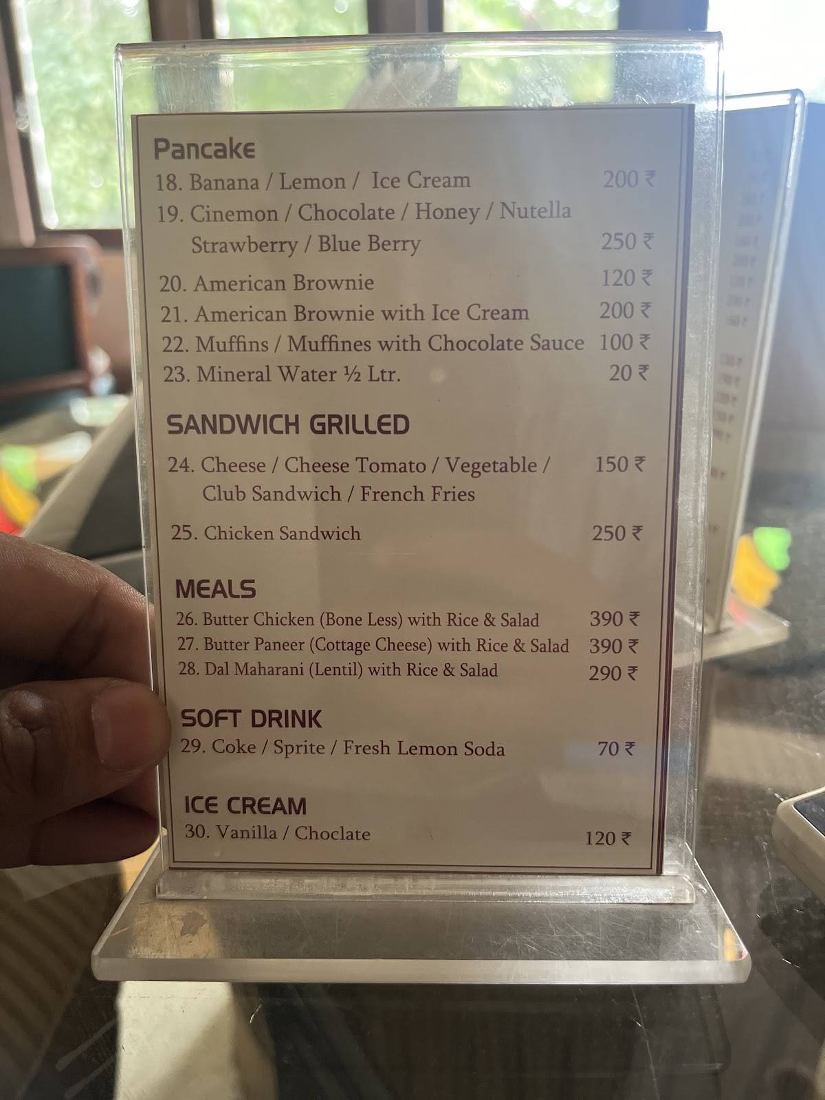 Café Sheesh Mahal menu