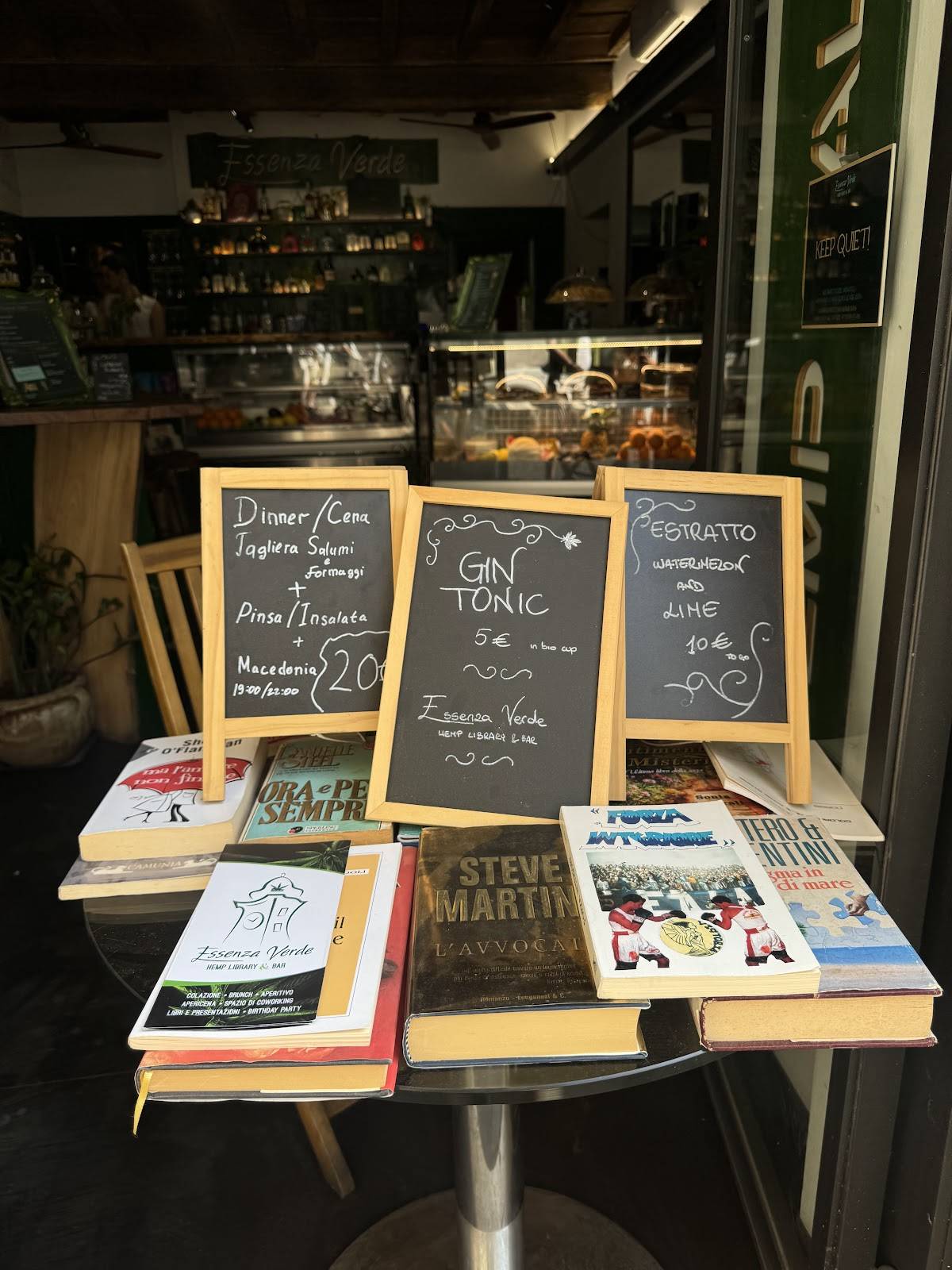 Menu di Caffè & Libri – Coffee Bar, Cocktails & Books 
