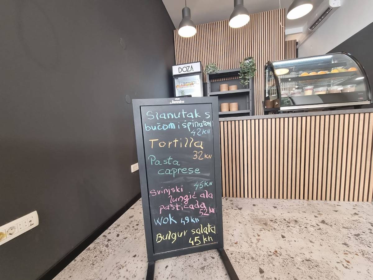 Menu di Food Bar Doza 