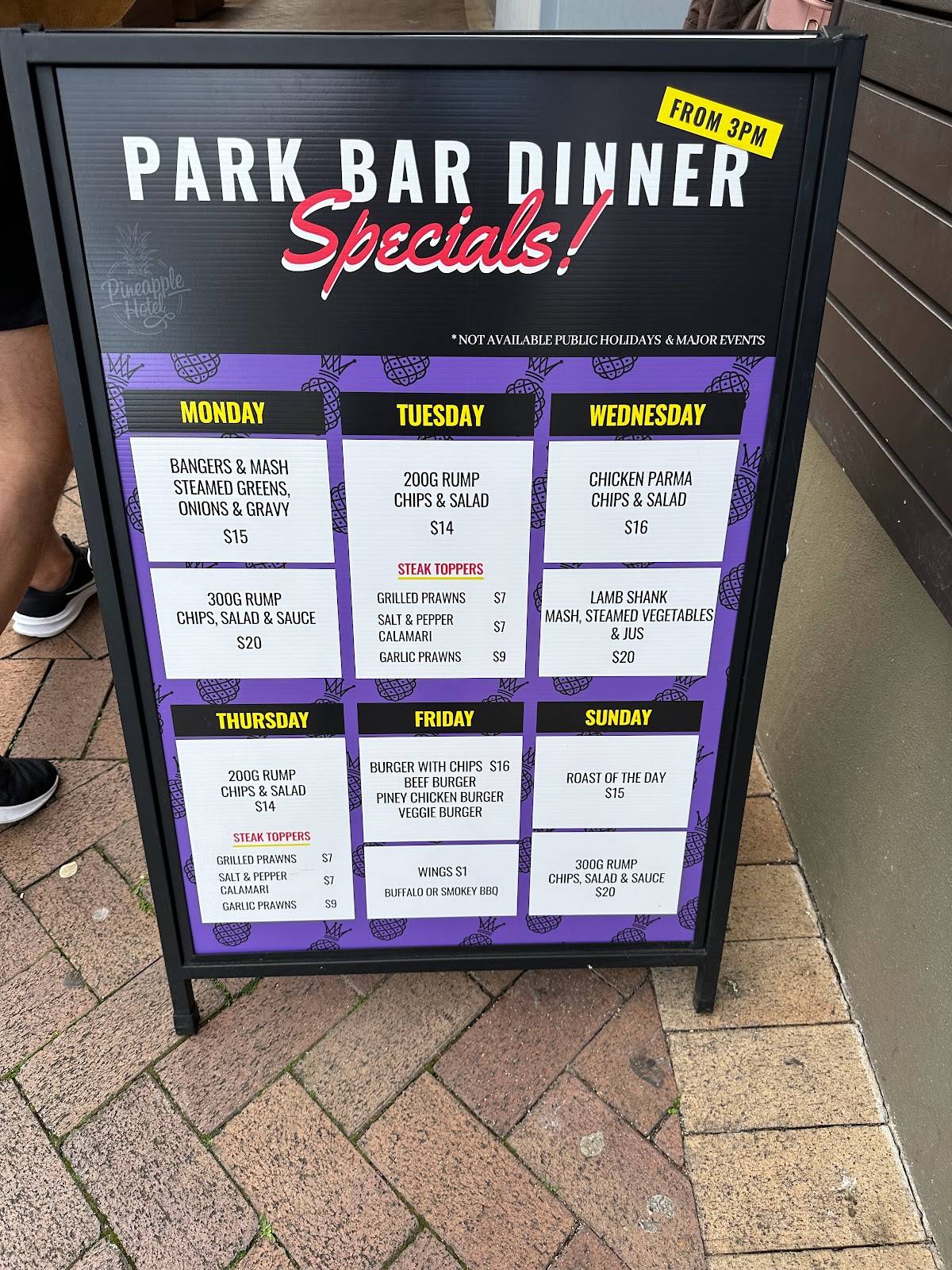 Menu at Pineapple Hotel pub & bar, Kangaroo Point, 706 Main St