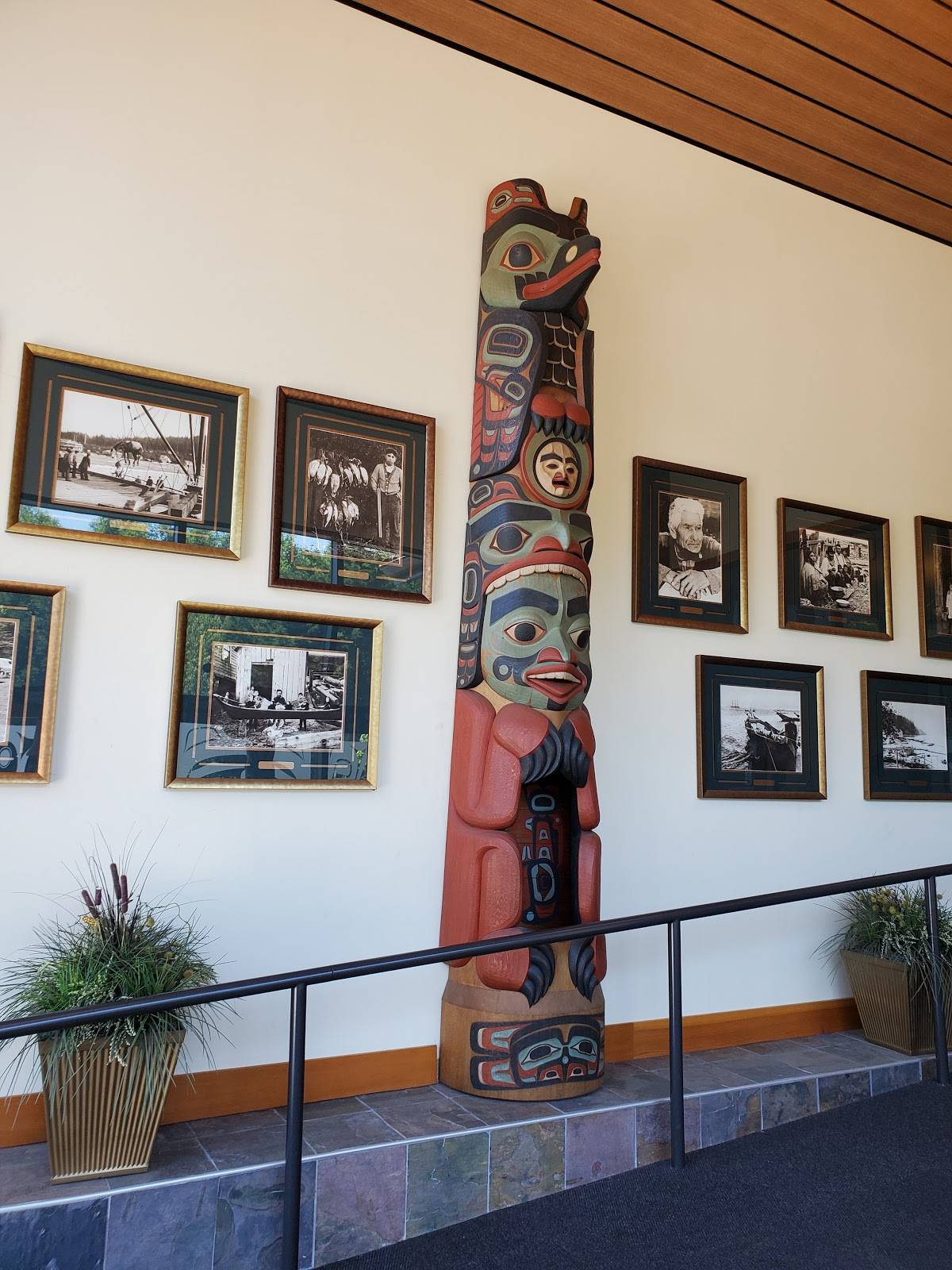 Menu at 7 Cedars restaurant, Sequim, US101