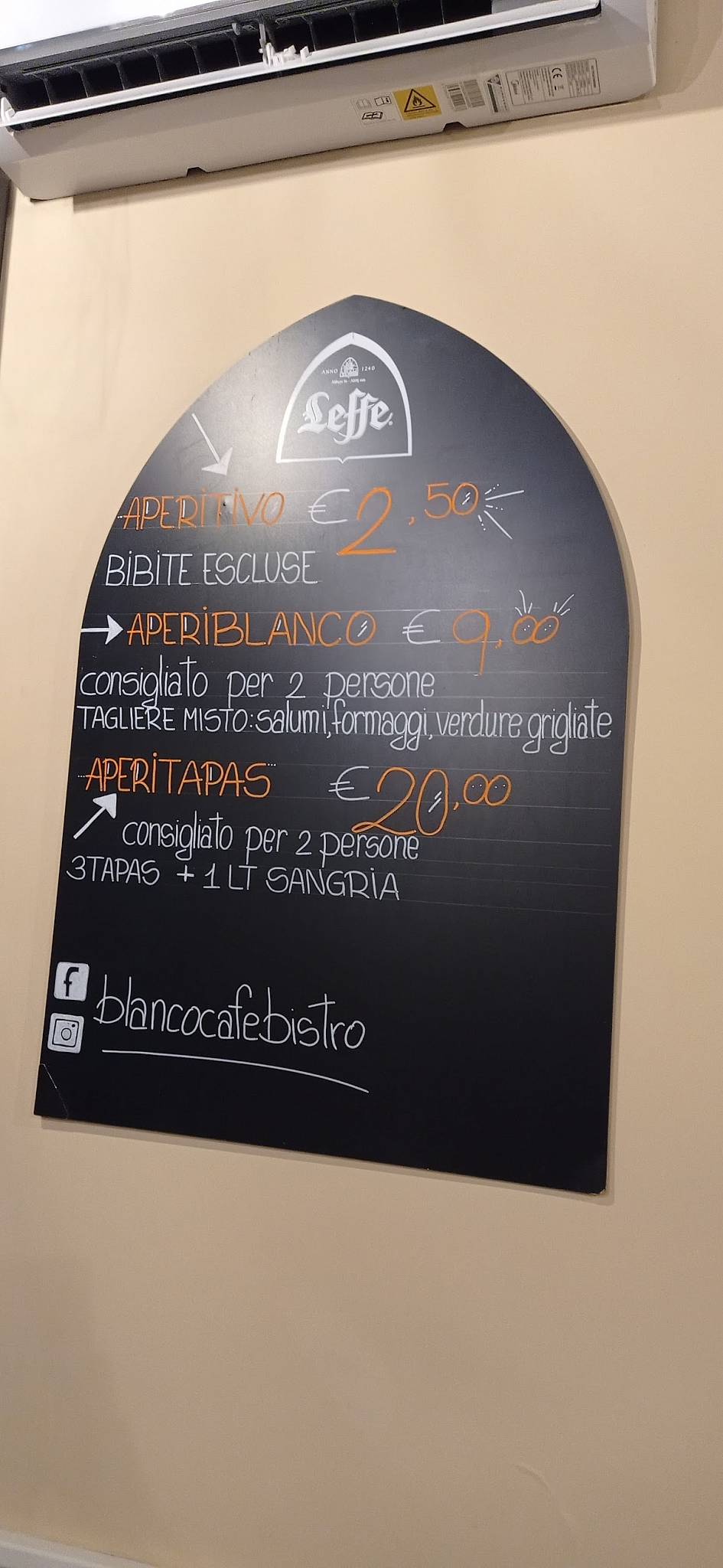 Menu di Blanco Café Bistró 
