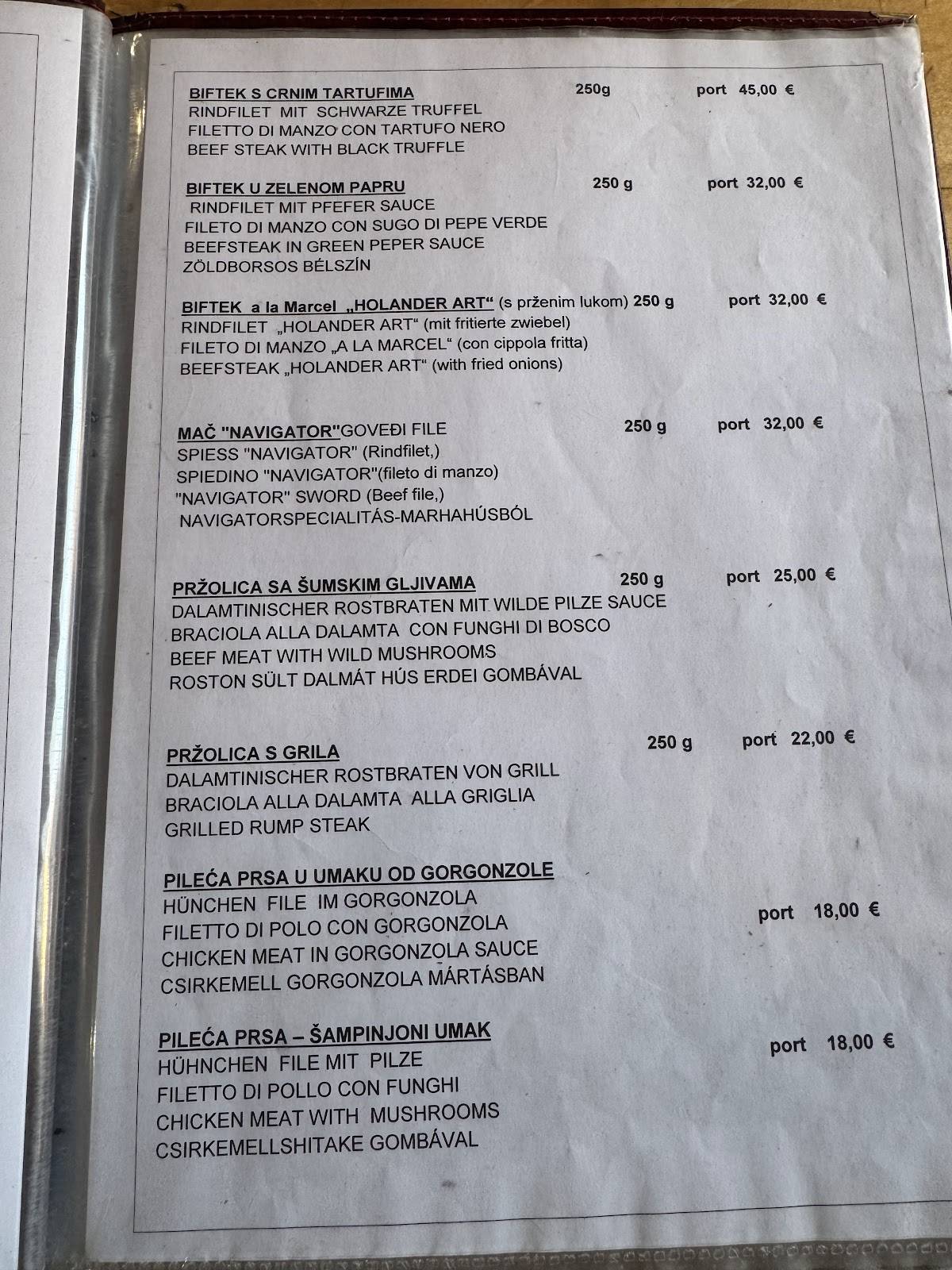 Menu di Restoran Navigator 