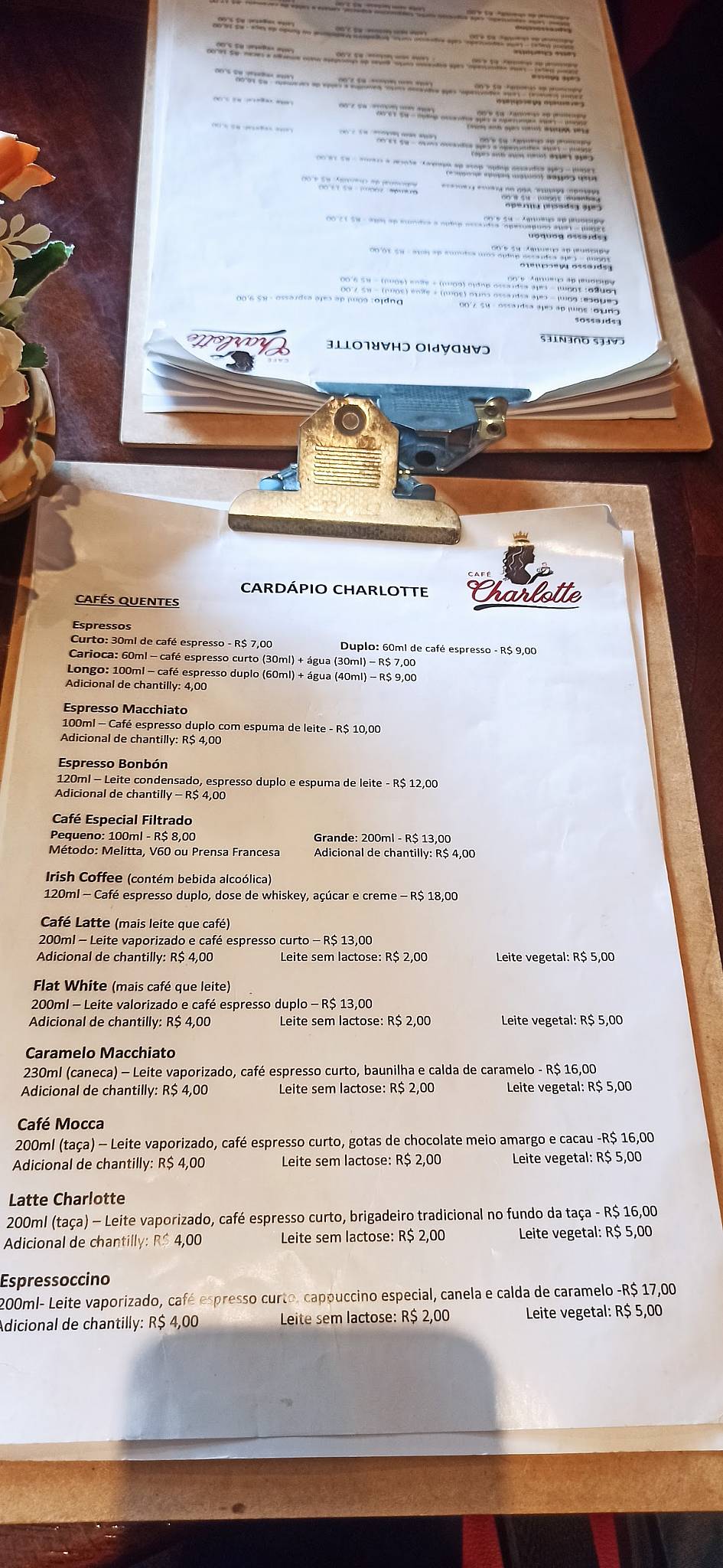 O Doce Segredo de Charlotte Café cardápio