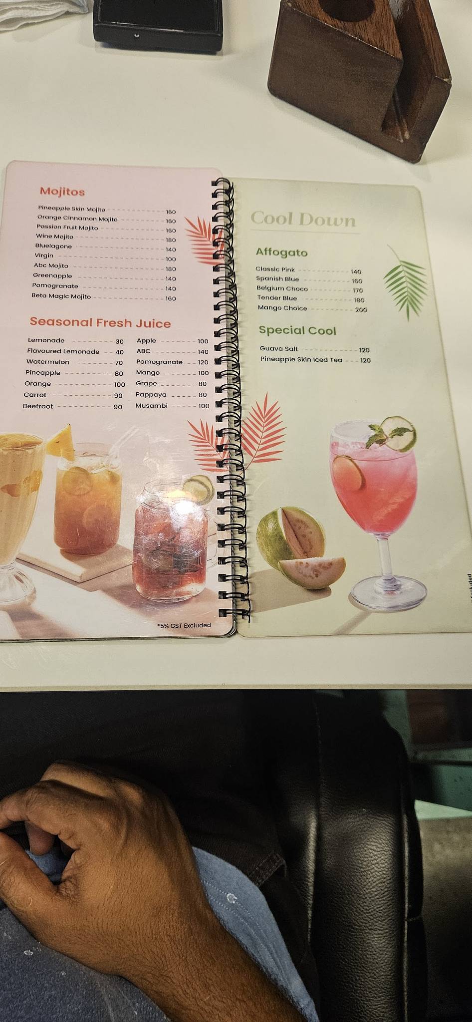 Cake Studio Areekode menu