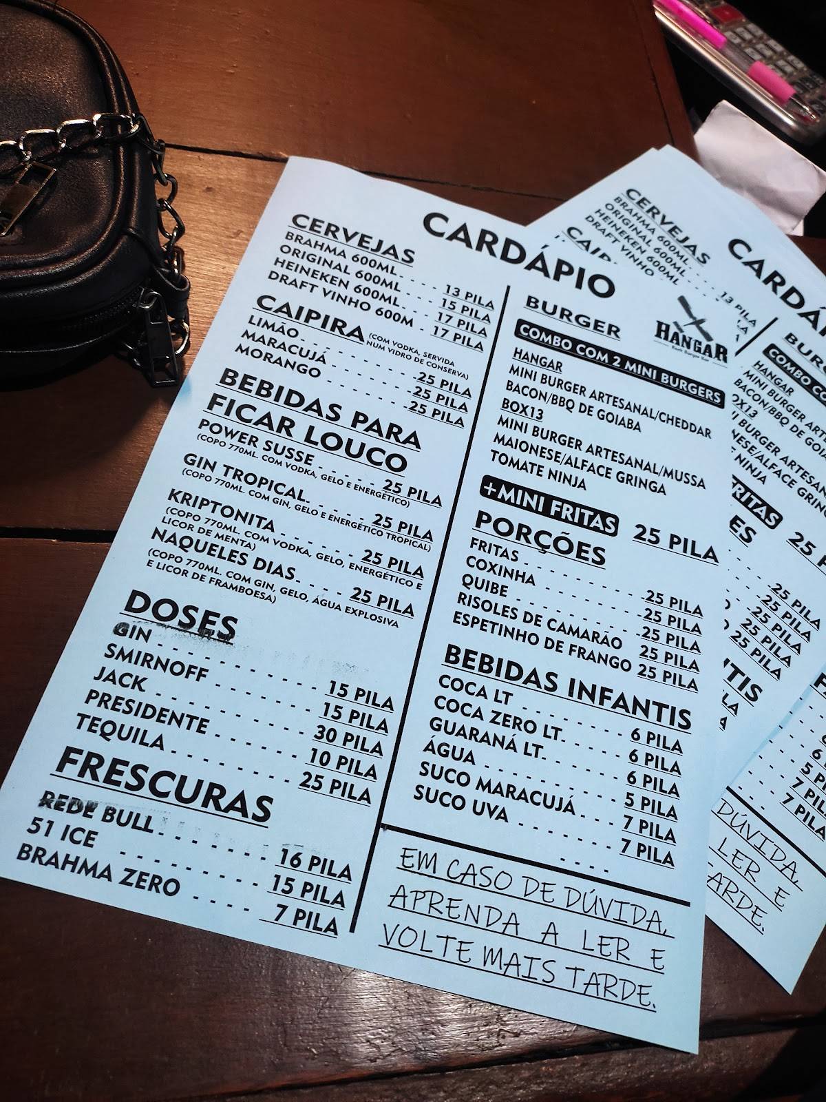 Hangar Rock Burger Bar cardápio