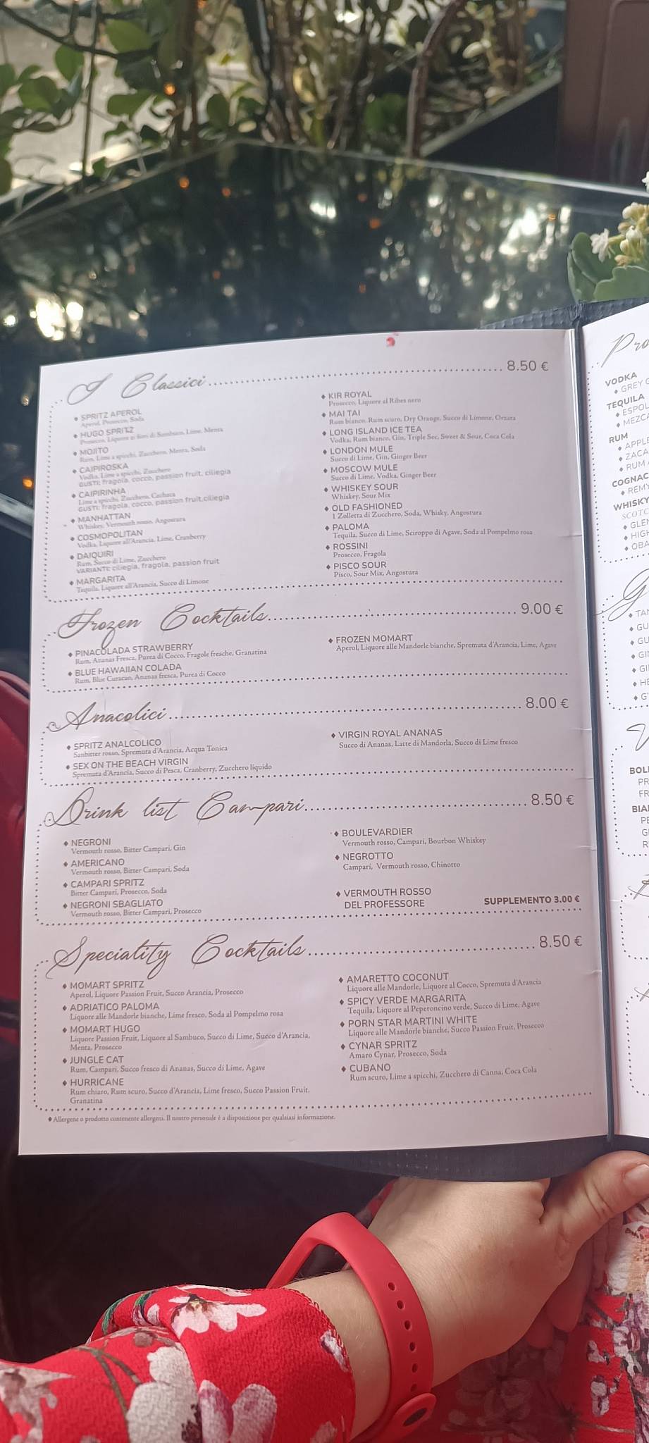Menu di Momart Cafè 
