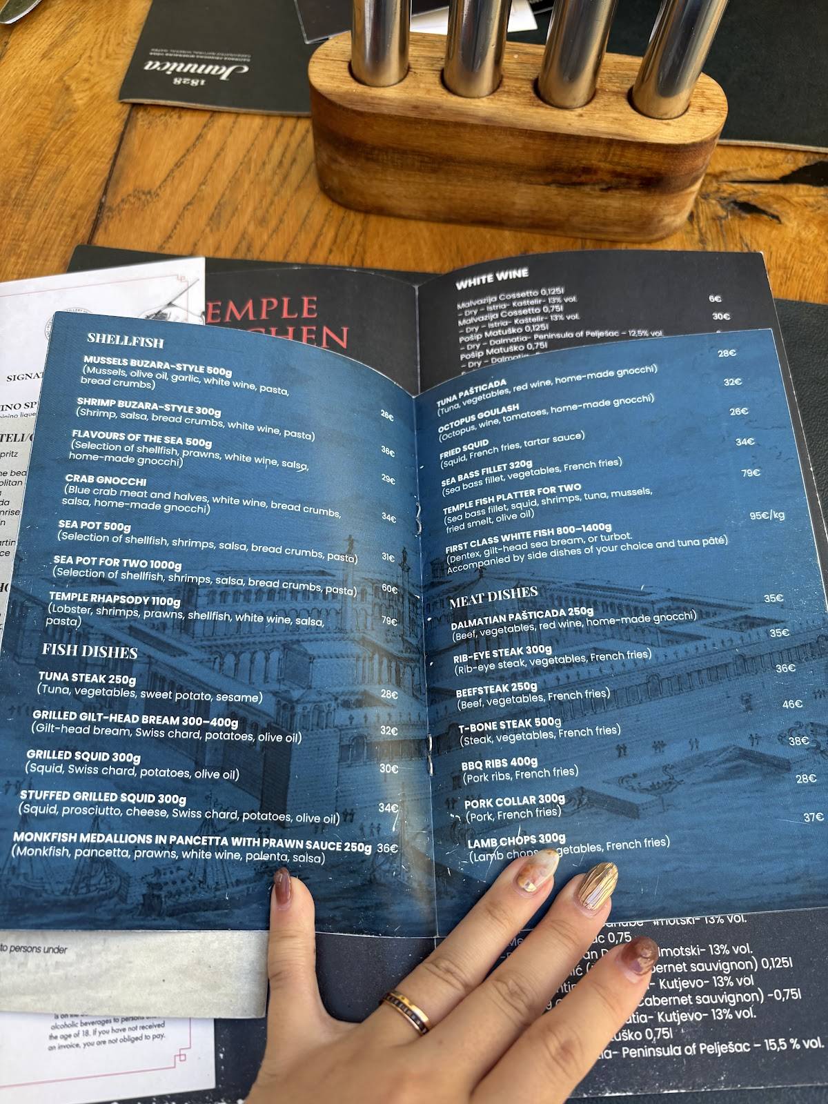 Menu di Temple Kitchen seafood & steak 