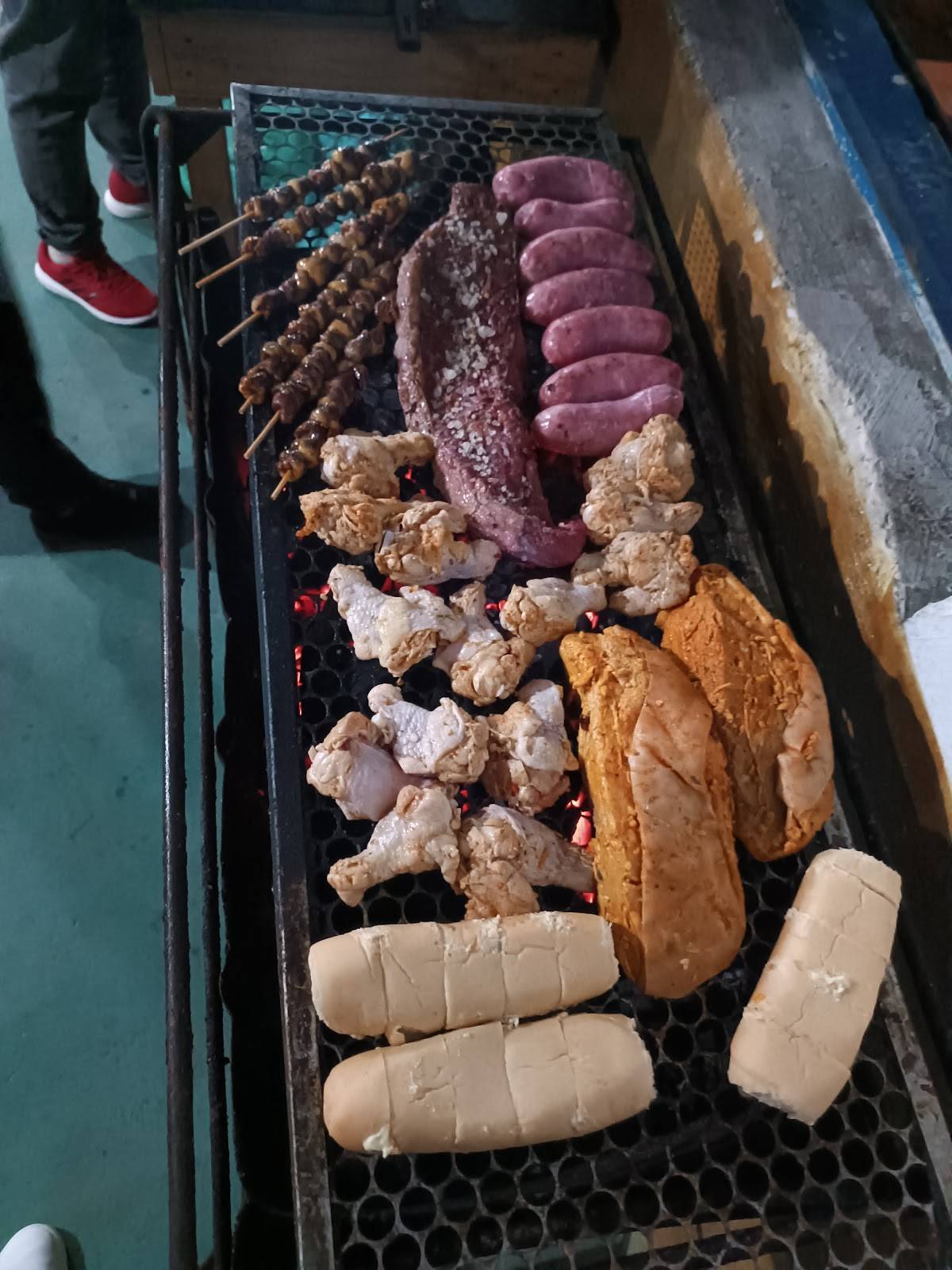 ACHEI A TIA NO LA ROCCA cardápio