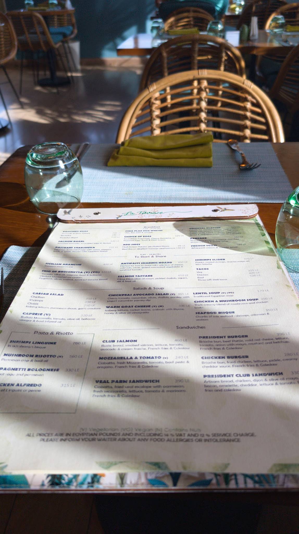 Menu de La Terrace Restaurant & Lounge
