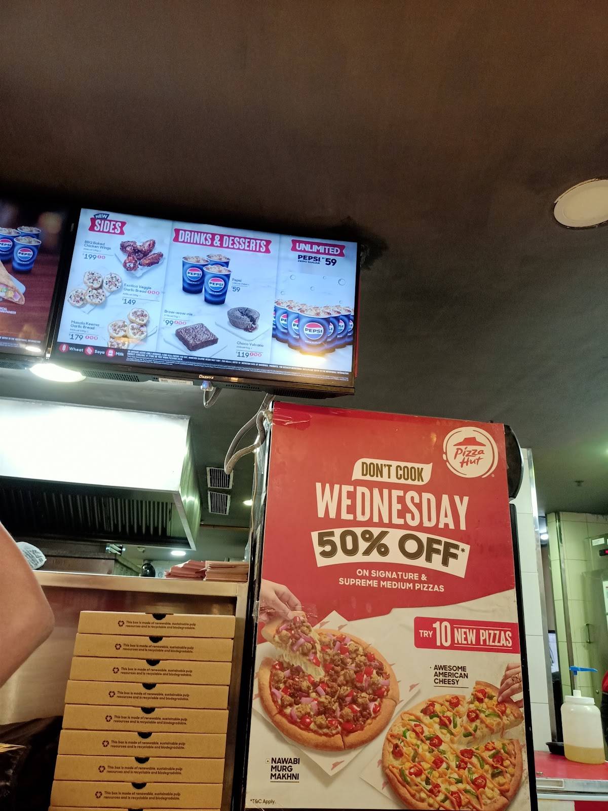 Pizza Hut Saharaganj Mall, Lucknow menu