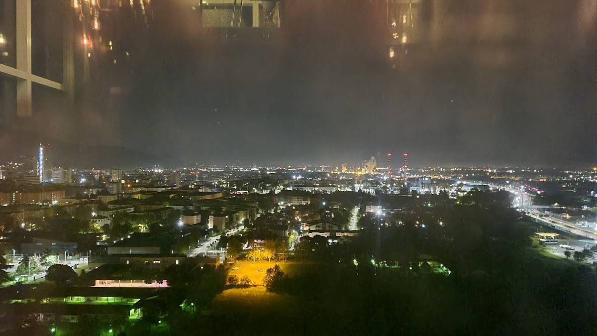 Menu di Reverso Tower 