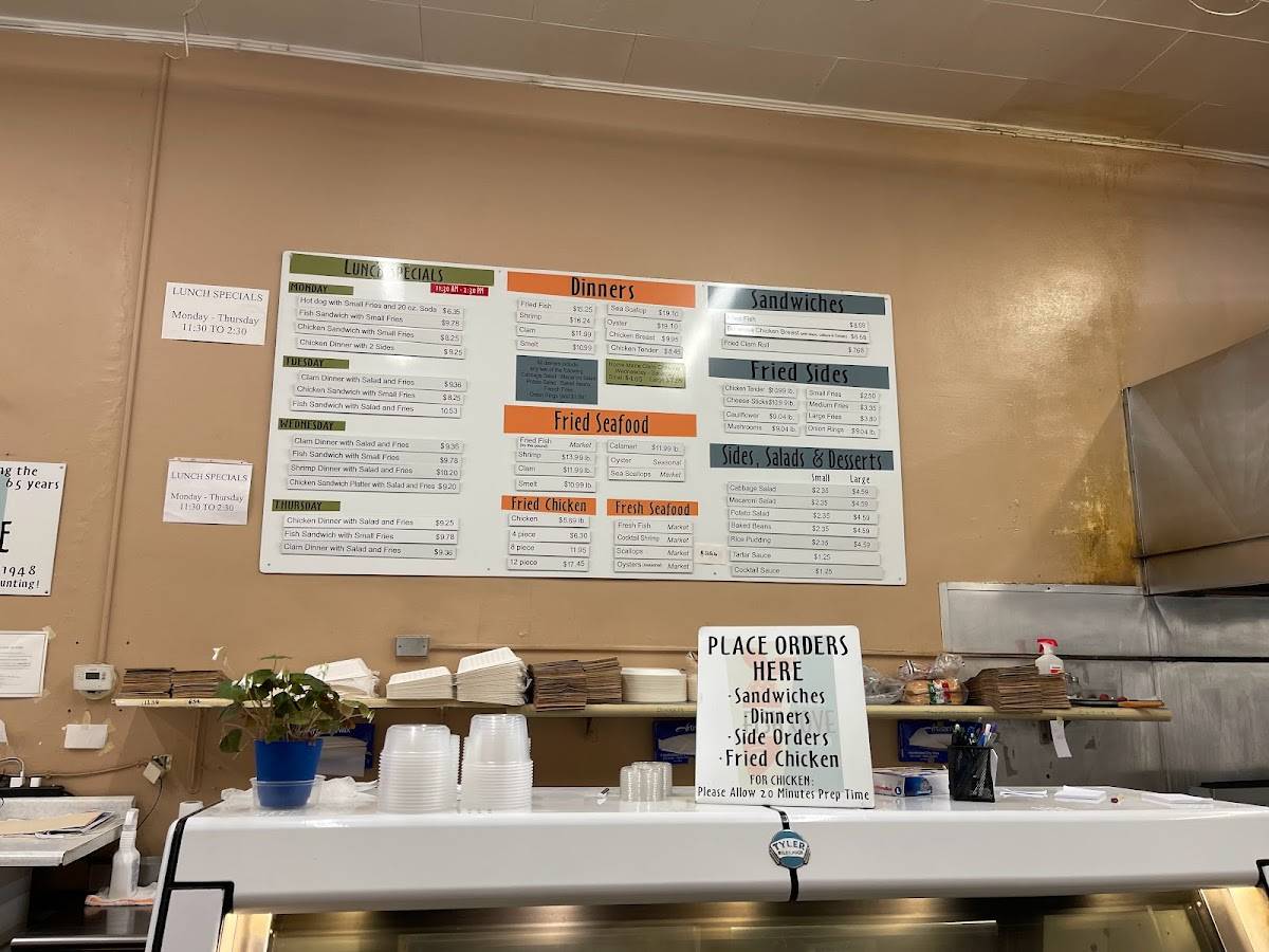 Menu at Fish Cove restaurant, Syracuse, Genesee St, image size:1200x900