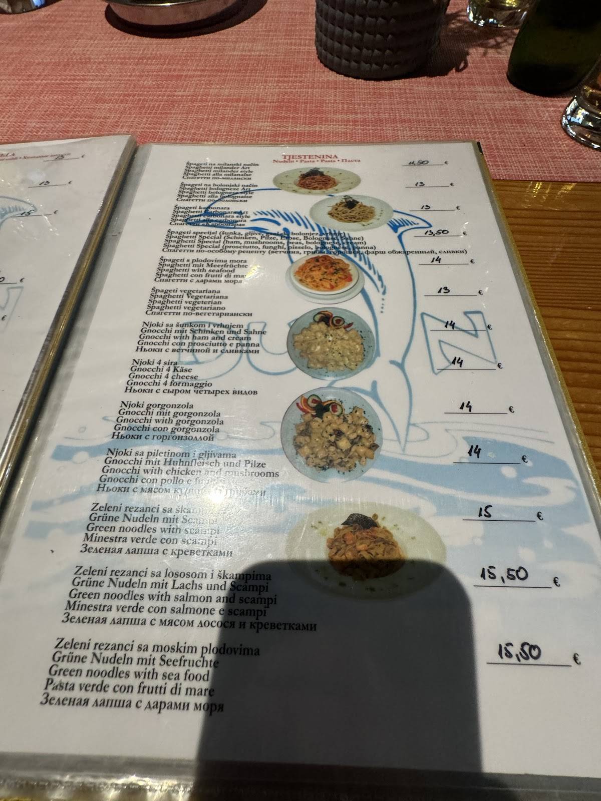 Menu de Restoran Dupin