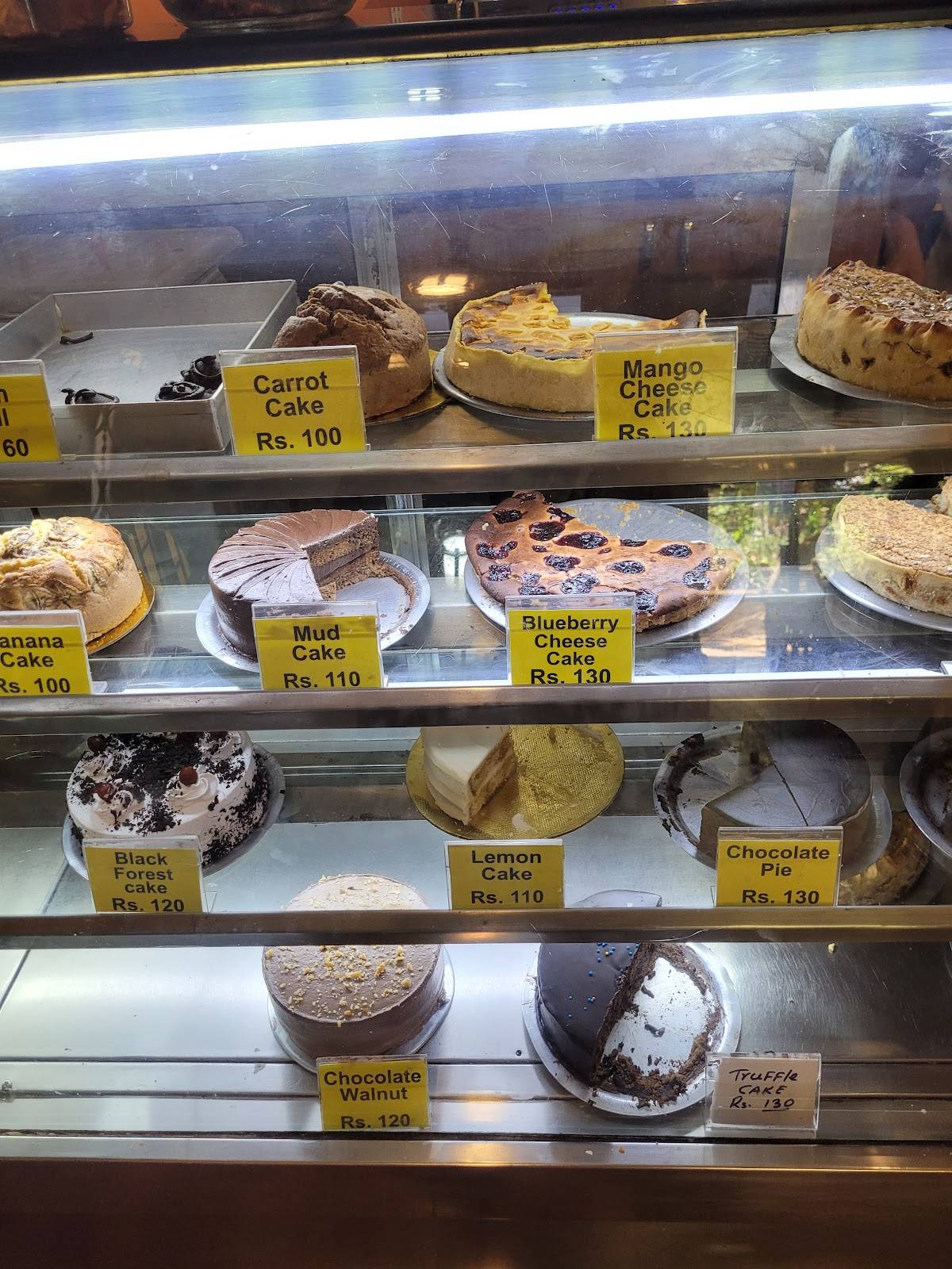 Hari's German Bakery menu