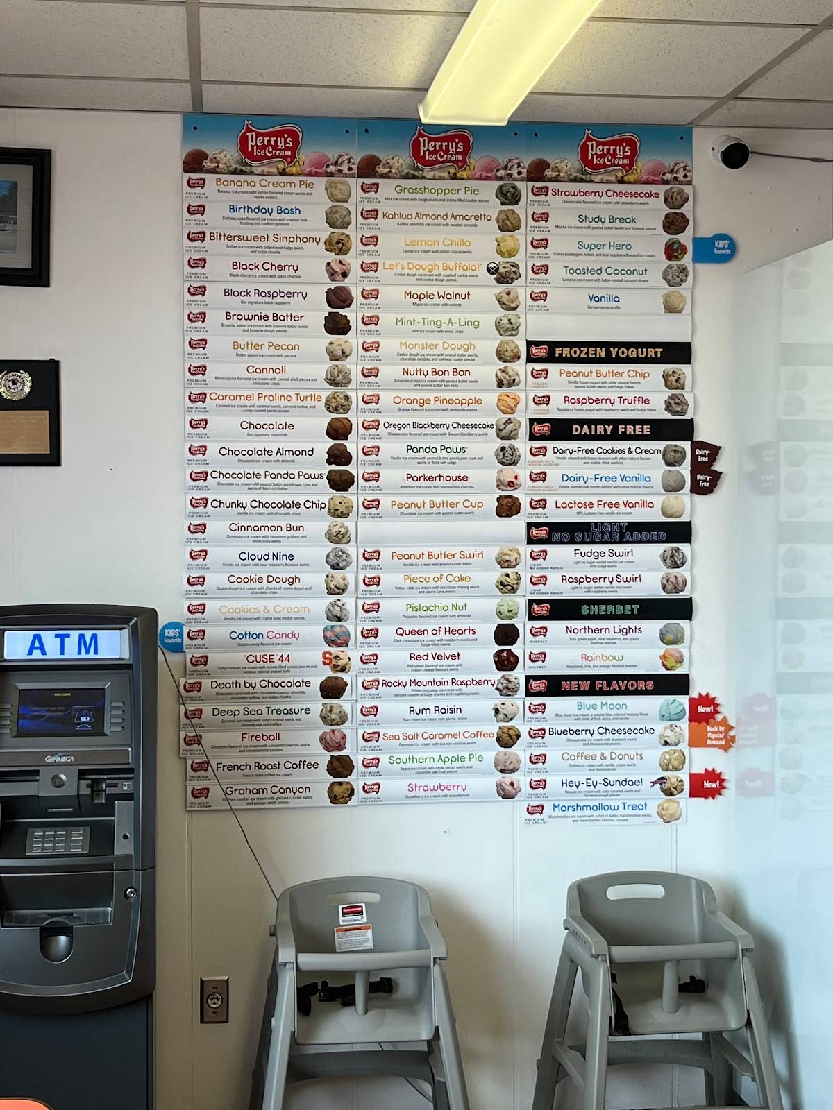 Menu at De Dee's Dairy restaurant, Niagara Falls