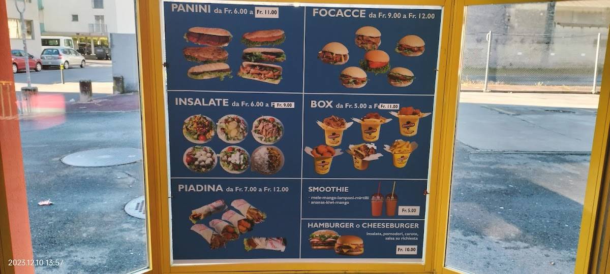 Menu di Moogi Kebab Pizza 
