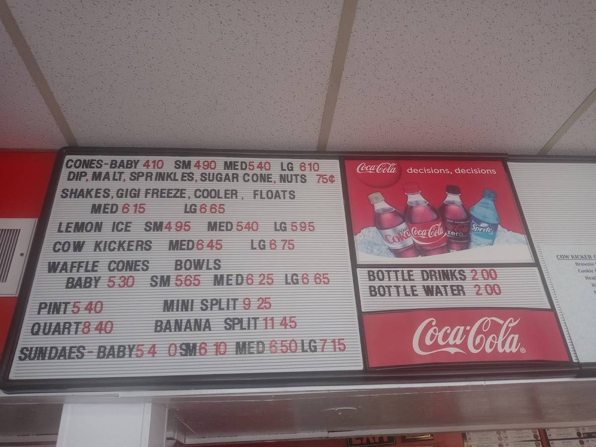 Menu at De Dee's Dairy restaurant, Niagara Falls