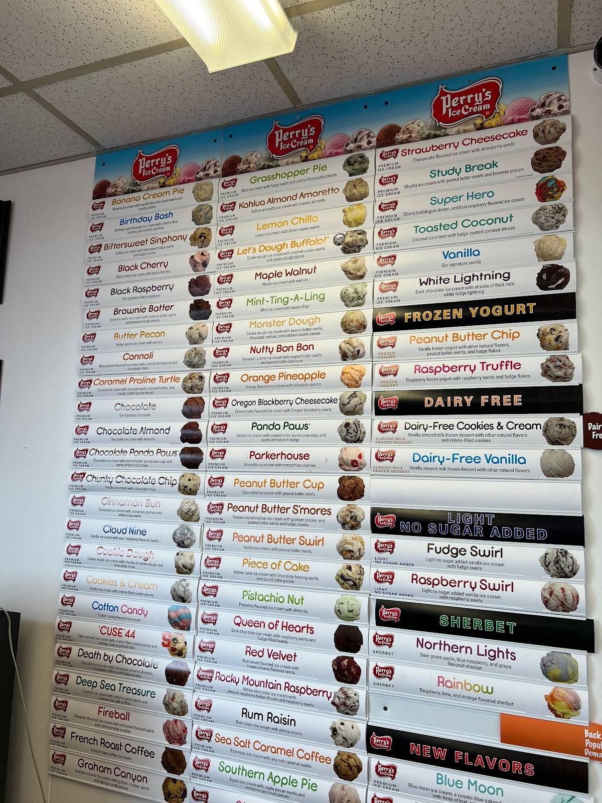 Menu at De Dee's Dairy restaurant, Niagara Falls