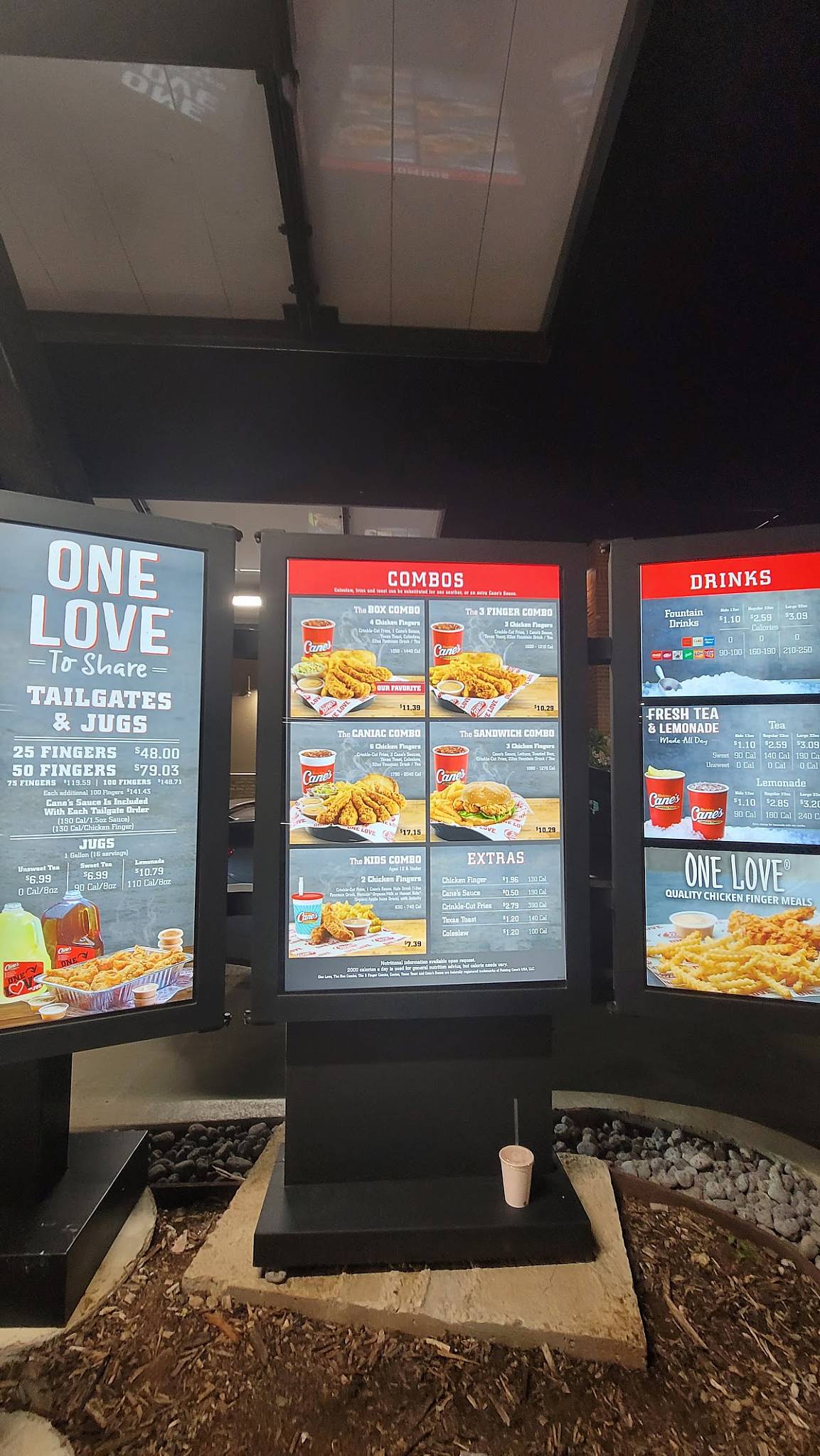 Menu at Raising Cane's Chicken Fingers fast food, Waimalu