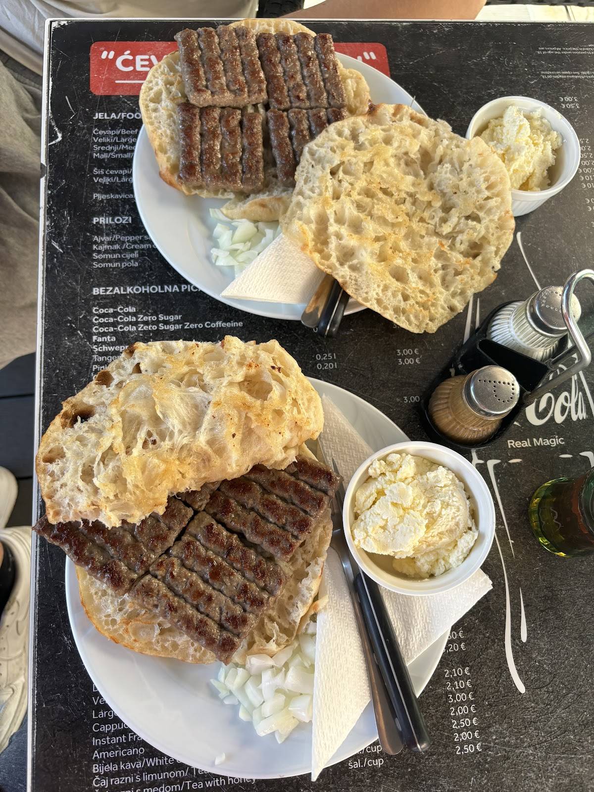 Menu di Pečenjara "Ćevapi u somunu" vl. Edin Vaiti 