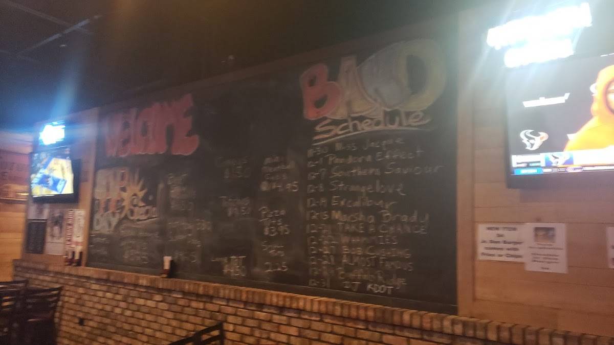 Menu at Pirate's Den Bar and Grill, Cincinnati, Werk Rd APT 6